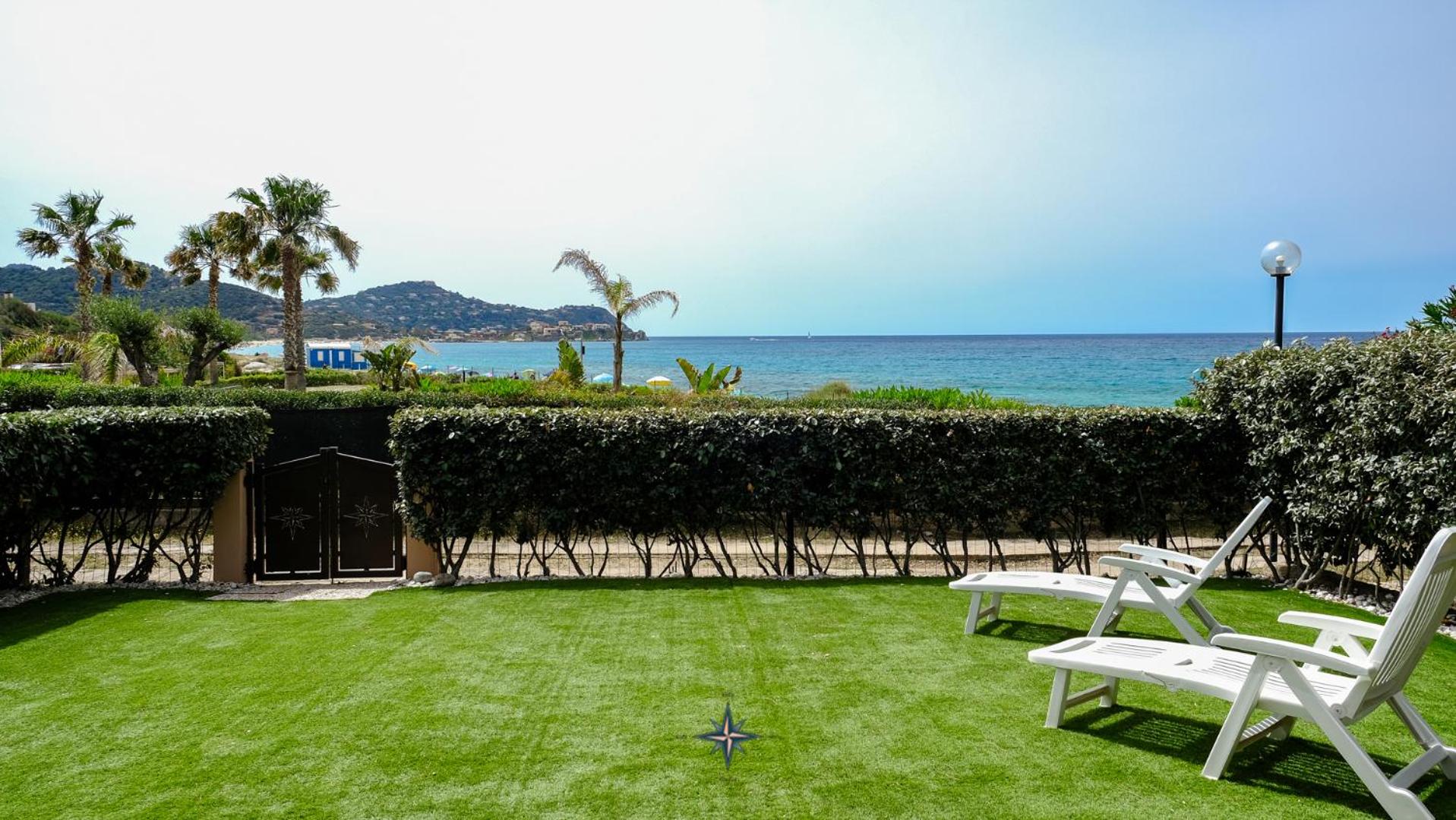 Villa Giulia seafront