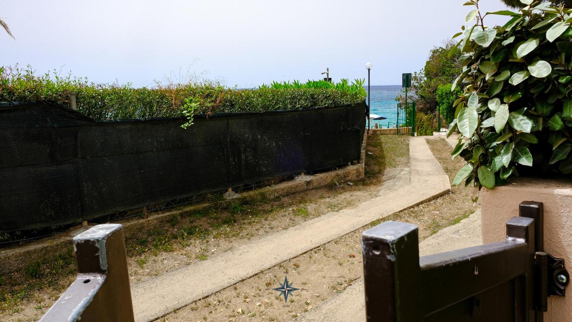 Villa Giulia seafront