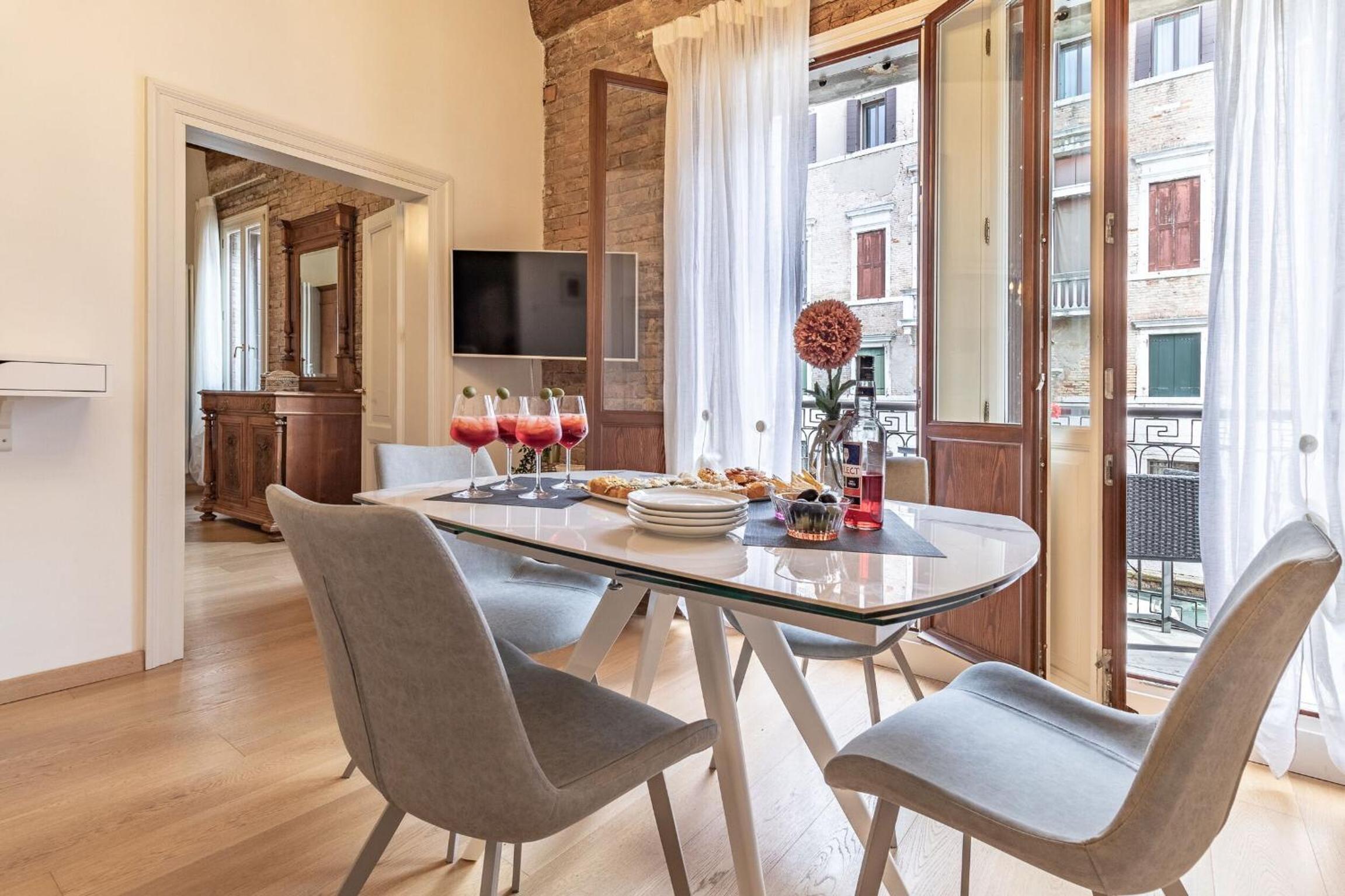 Italian Experience-Riva degli Schiavoni Boutique Apartment