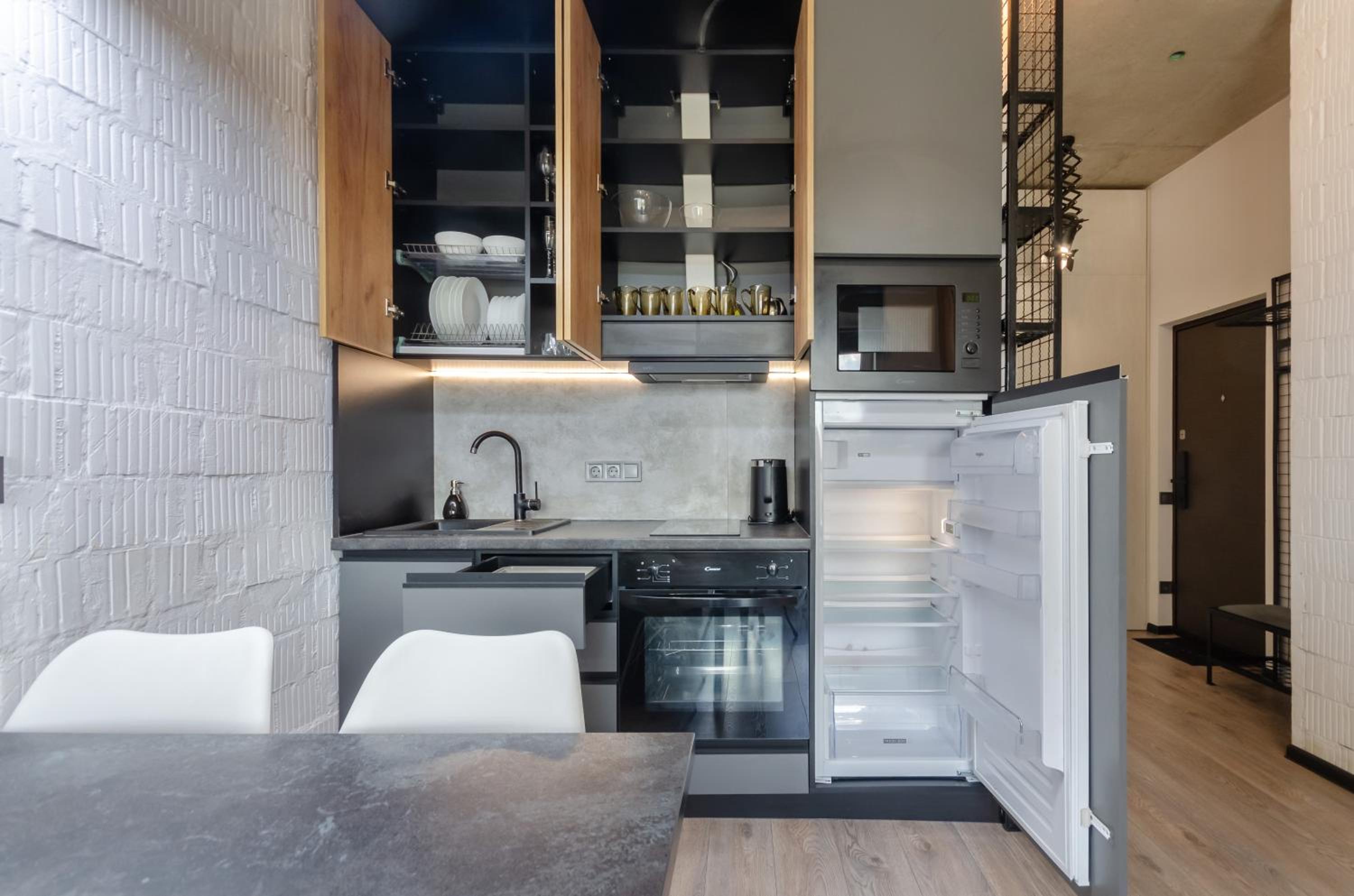 ДДД! 12-131b Yaroslaviv Grad, Bulvarno Kudriavska 17, Kyiv centre, Golden Gate metro nearby, panoramic city view, 15 kW backup power, Petrovdom Apartment view 4