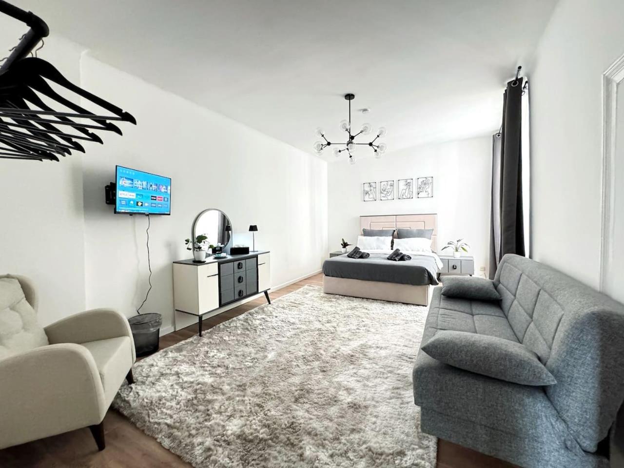 HolidayHome Apartments I Large 3 room apartment in the best location in Kreuzberg