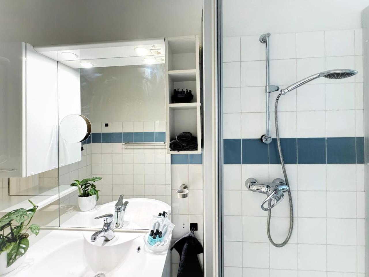 HolidayHome Apartments I Stylish Private Room in the Heart of Berlin-Kreuzberg!