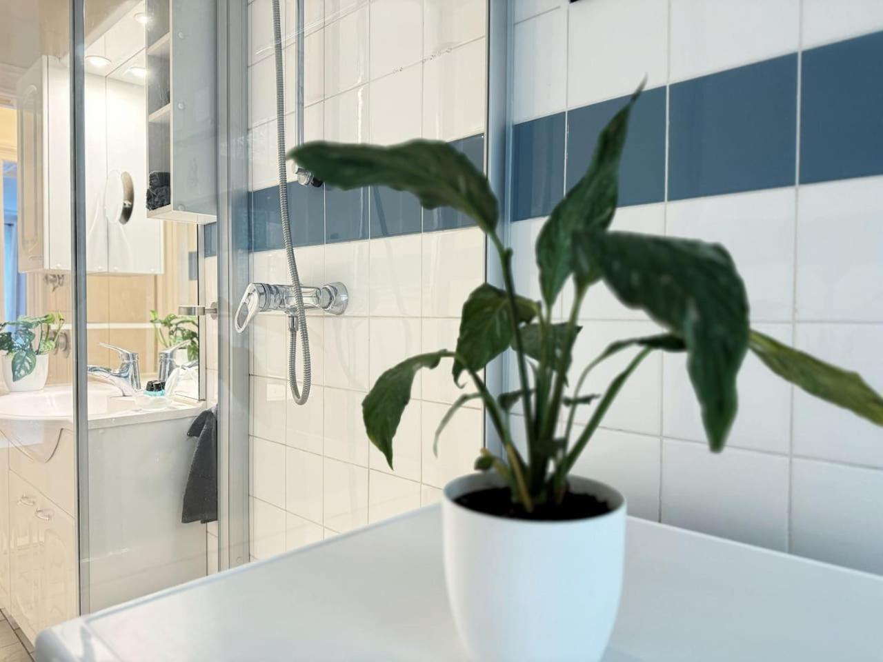 HolidayHome Apartments I Large 3 room apartment in the best location in Kreuzberg