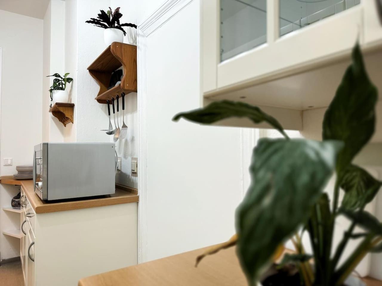 HolidayHome Apartments I Large 3 room apartment in the best location in Kreuzberg