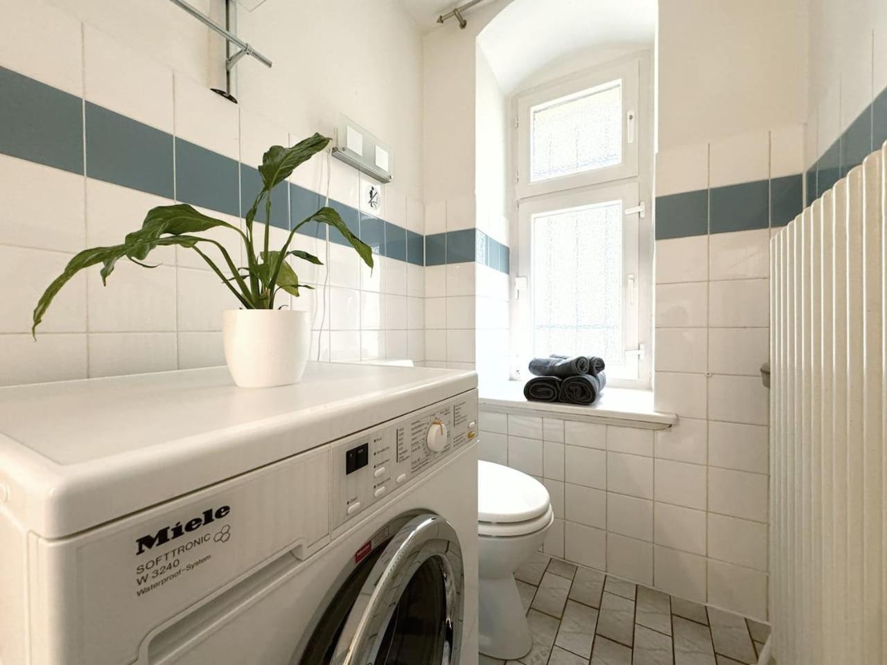 HolidayHome Apartments I Large 3 room apartment in the best location in Kreuzberg