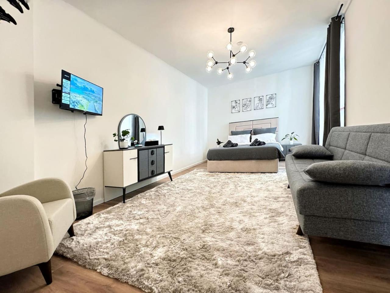 HolidayHome Apartments I Large 3 room apartment in the best location in Kreuzberg