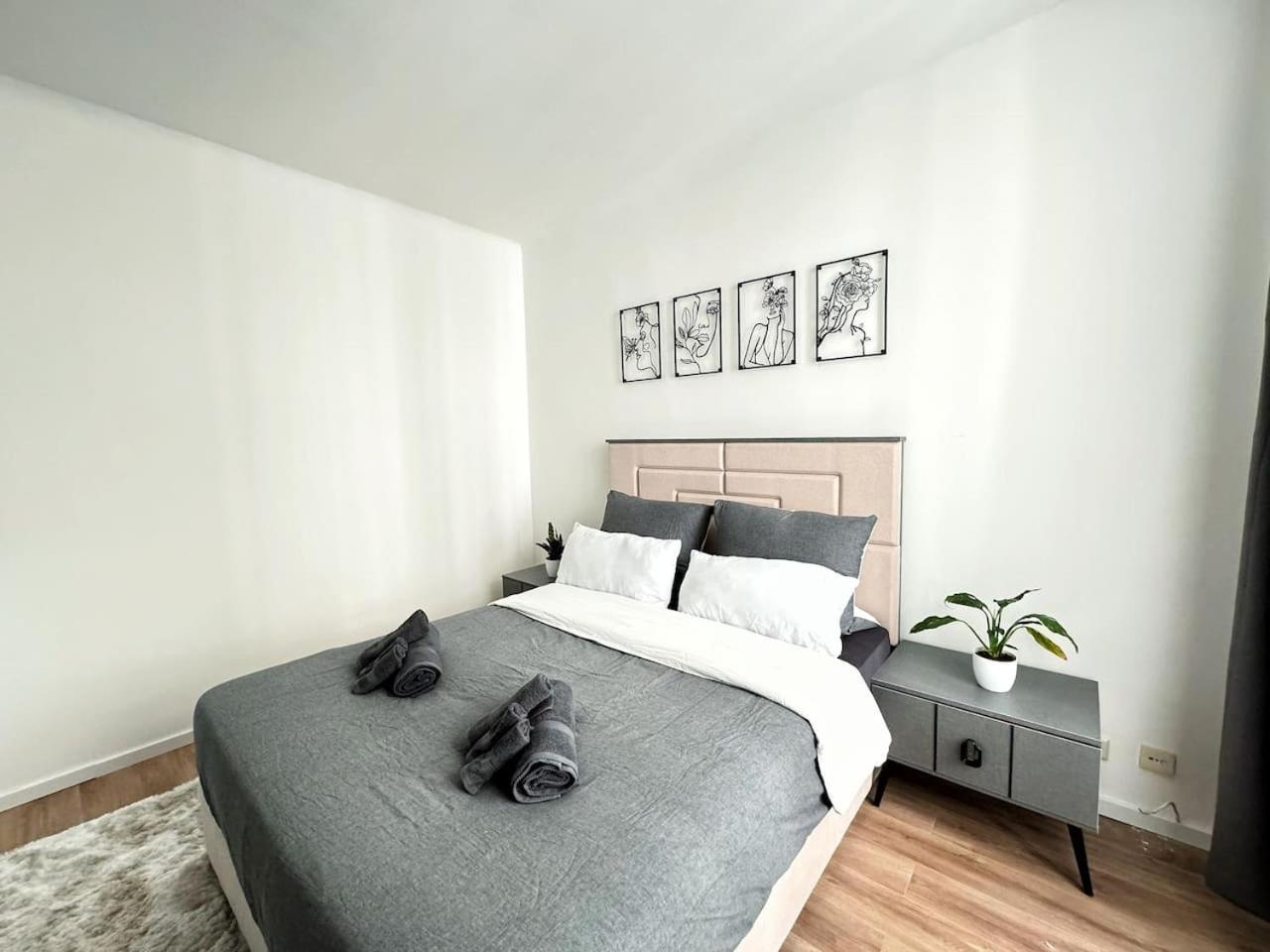 HolidayHome Apartments I Large 3 room apartment in the best location in Kreuzberg