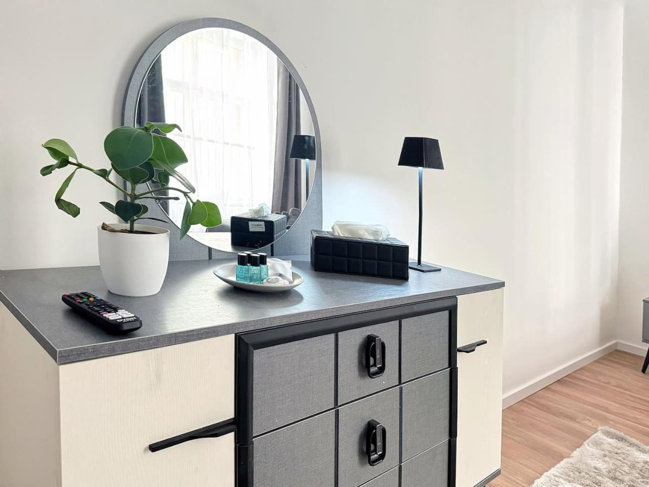 HolidayHome Apartments I Large 3 room apartment in the best location in Kreuzberg