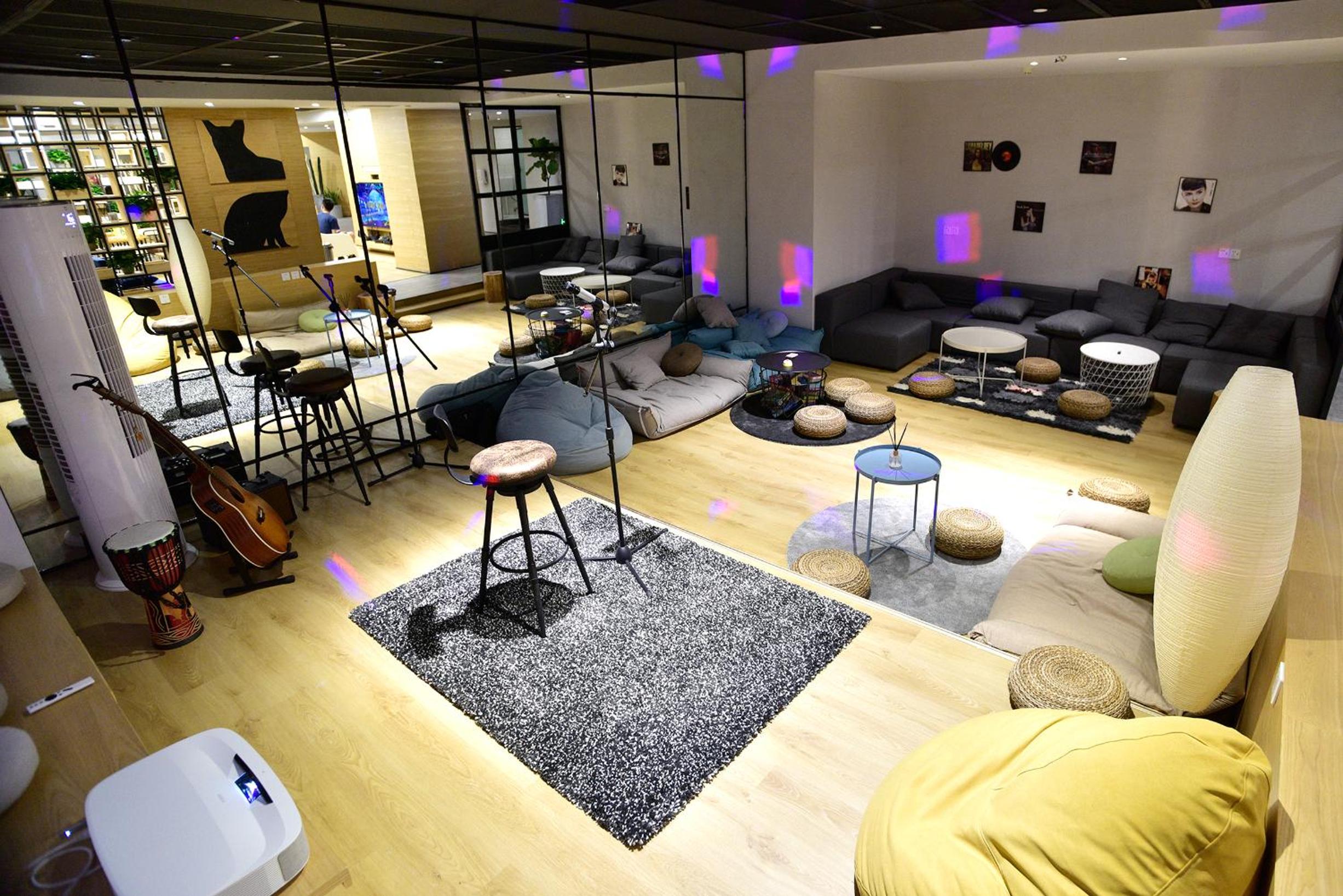 Smiley's Long Time No See Hostel