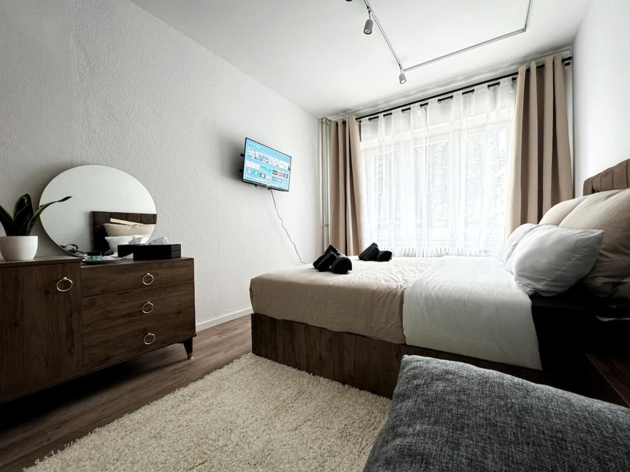 HolidayHome Apartments I Large 3 room apartment in the best location in Kreuzberg