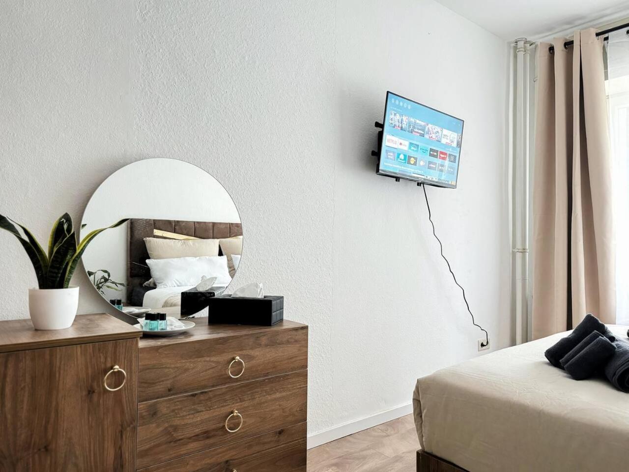 HolidayHome Apartments I Large 3 room apartment in the best location in Kreuzberg