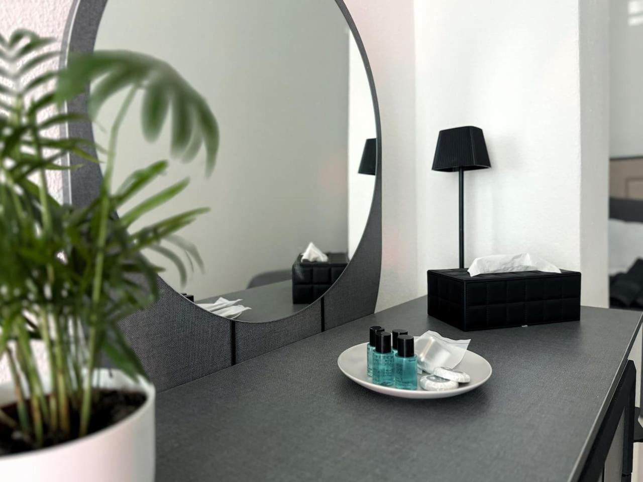 HolidayHome Apartments I Stylish Private Room in Heart of Berlin-Kreuzberg!