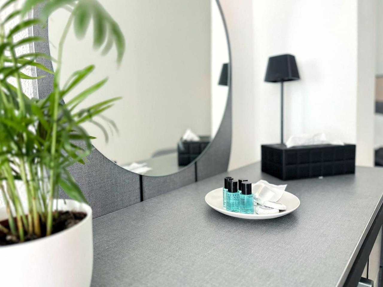 HolidayHome Apartments I Stylish Private Room in Heart of Berlin-Kreuzberg!