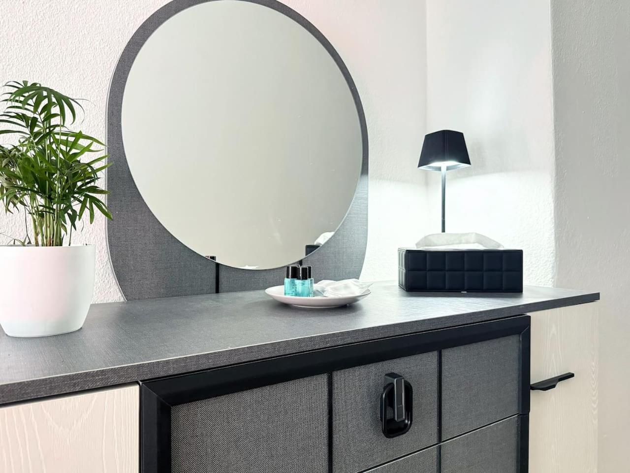 HolidayHome Apartments I Stylish Private Room in Heart of Berlin-Kreuzberg!