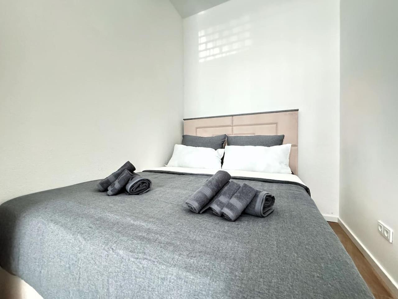 HolidayHome Apartments I Stylish Private Room in Heart of Berlin-Kreuzberg!
