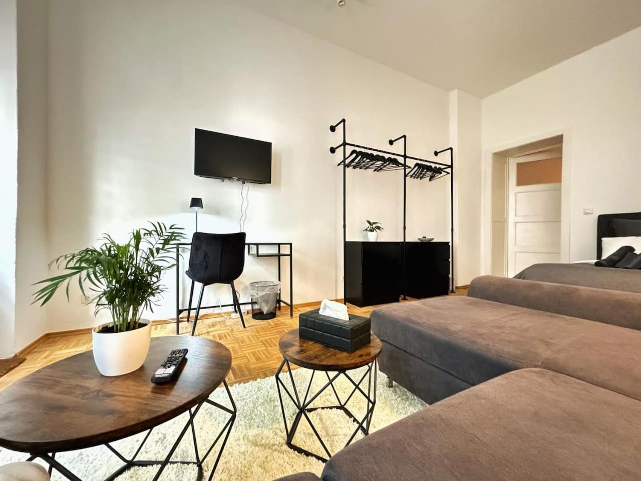 HolidayHome Apartments I Top Design Apartment in Heart of Berlin-Friedrichshain