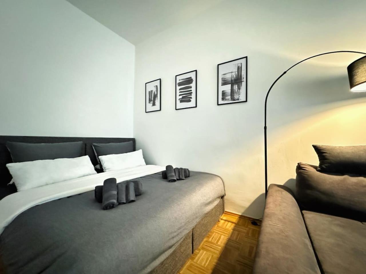 HolidayHome Apartments I Top Design Apartment in Heart of Berlin-Friedrichshain