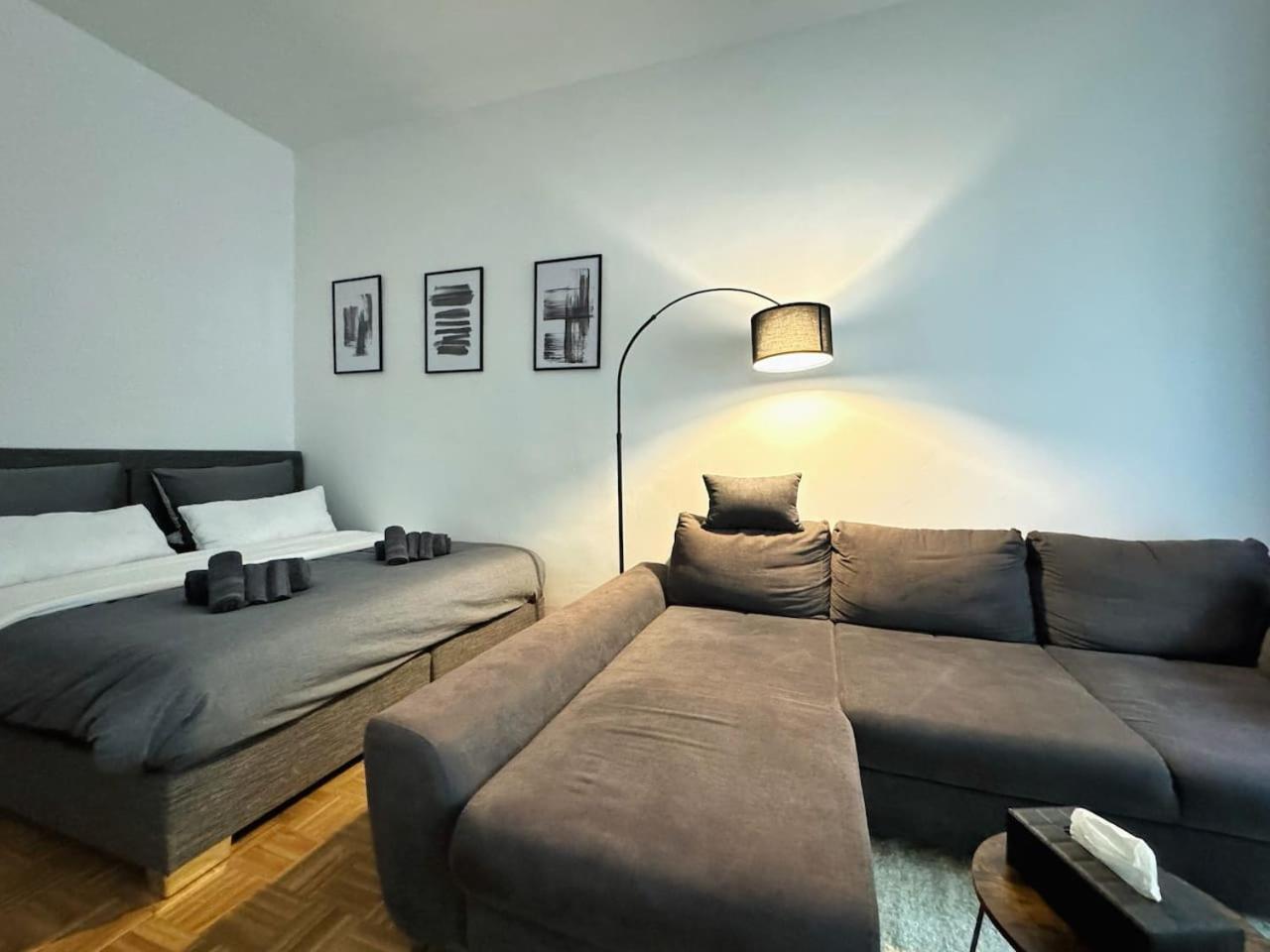 HolidayHome Apartments I Top Design Apartment in Heart of Berlin-Friedrichshain