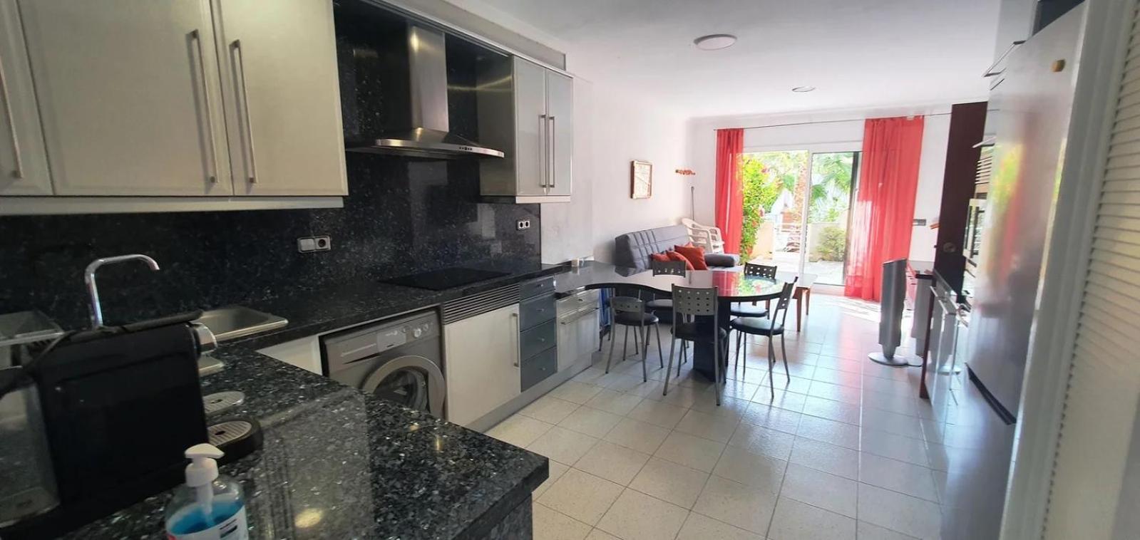 Apartamento dúplex con terraza y parking