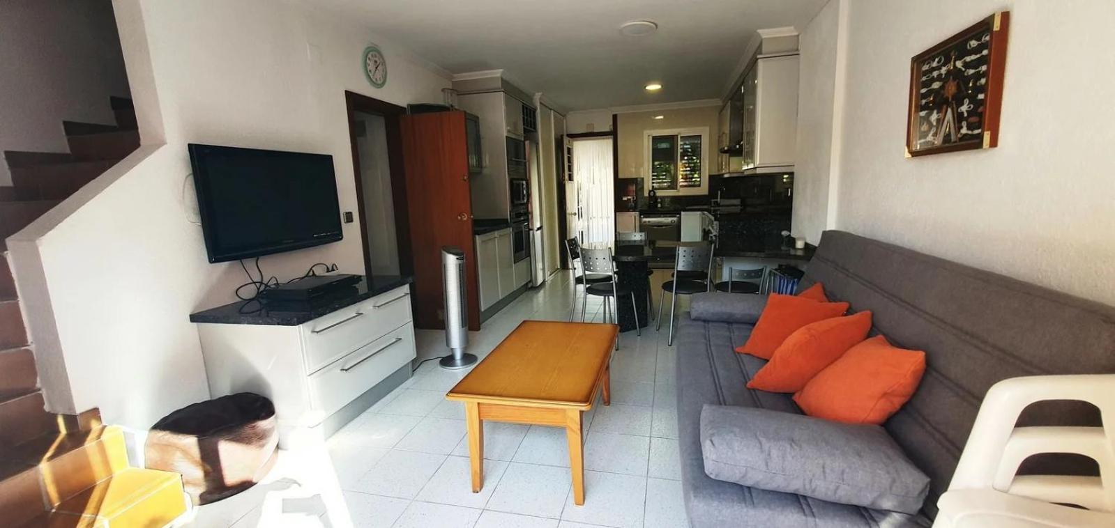 Apartamento dúplex con terraza y parking