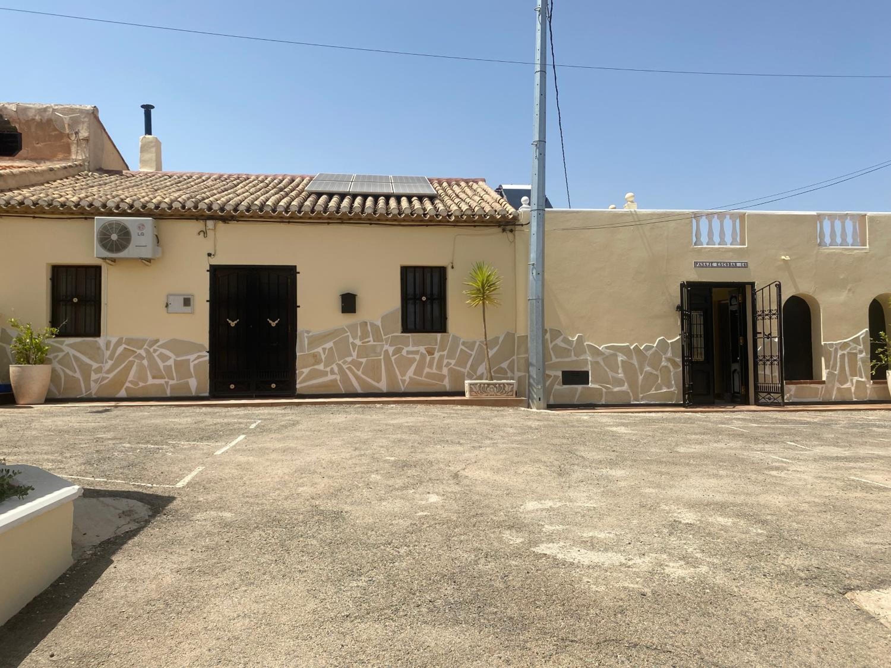 The Courtyard Studio Apartments