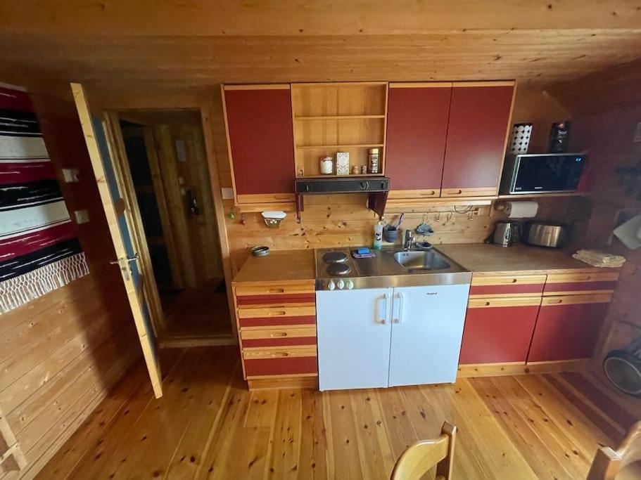 Cozy cabin, minimum 5 nights view 3