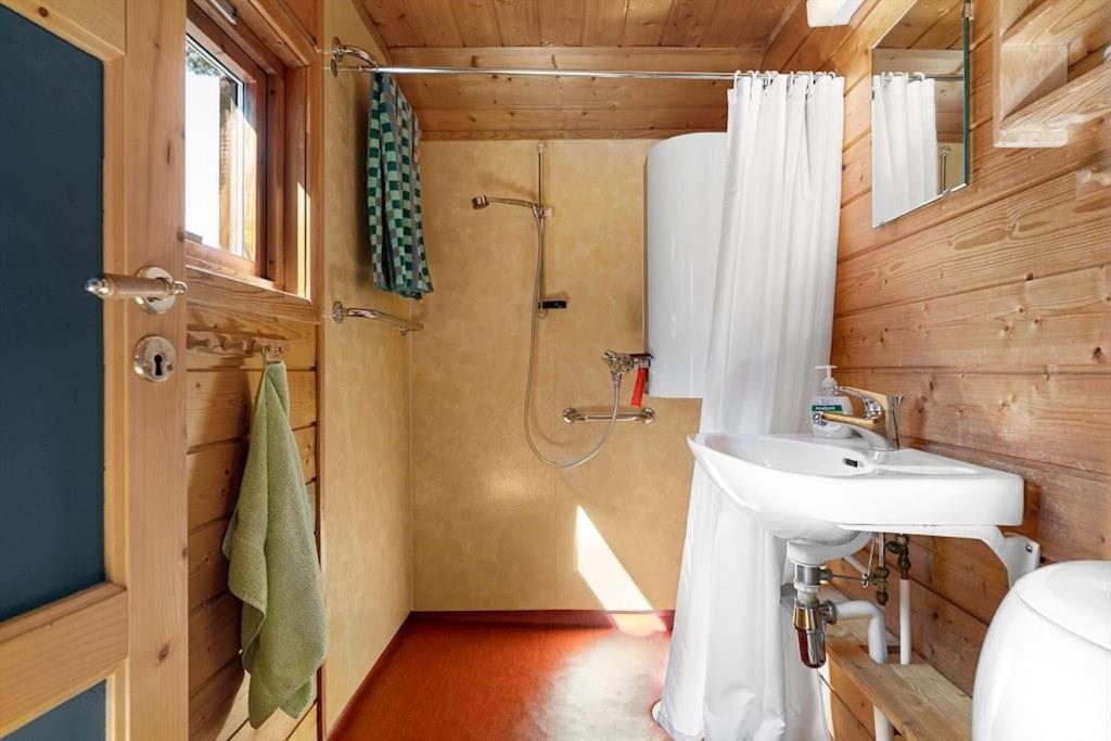 Cozy cabin, minimum 5 nights view 4
