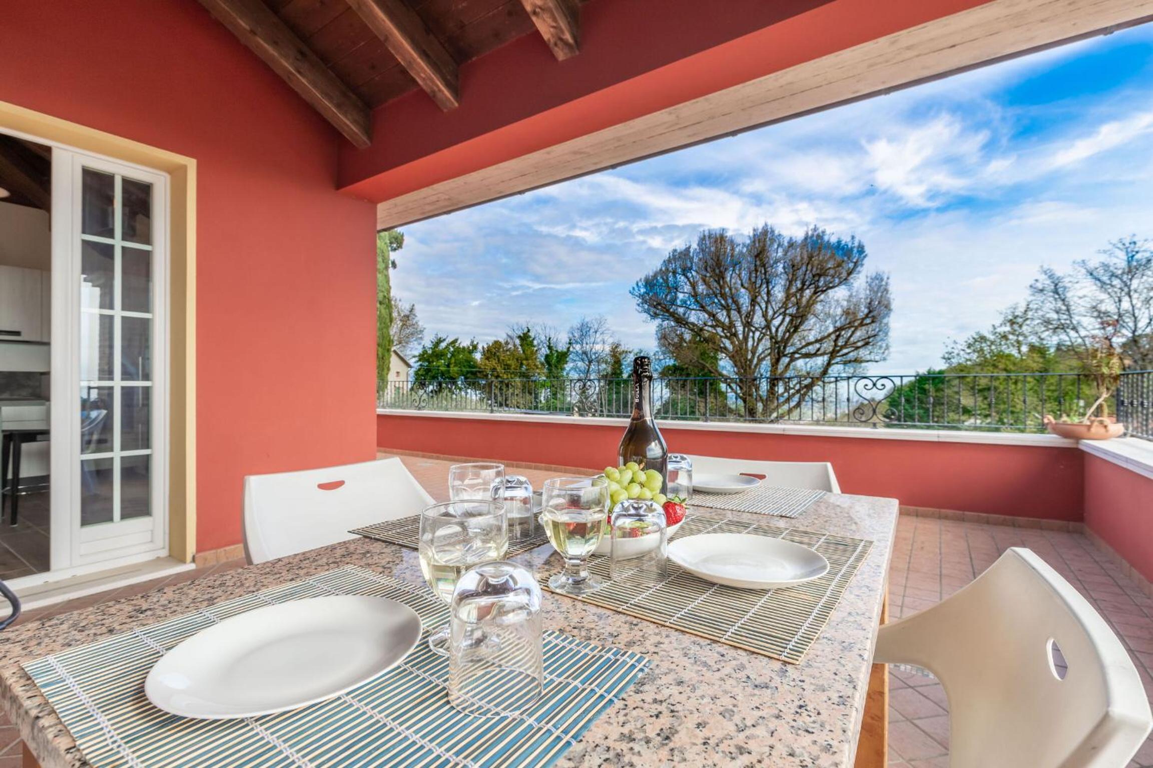 Italian Experience-Alloro Holiday Apartment view 4