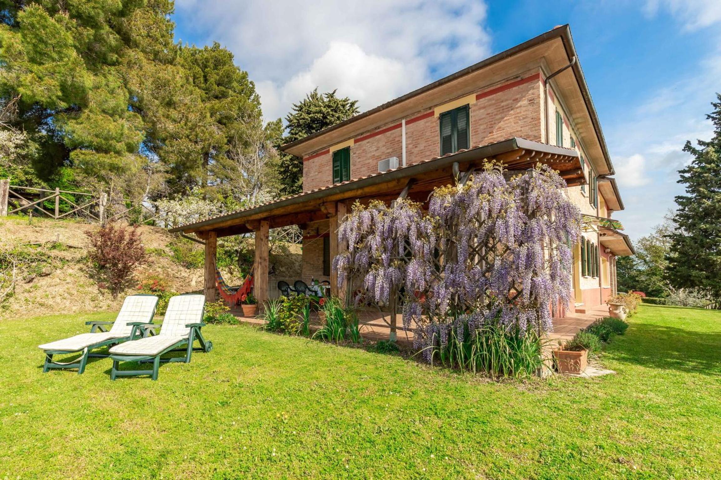 Italian Experience-Glicine Holiday Apartment view 3