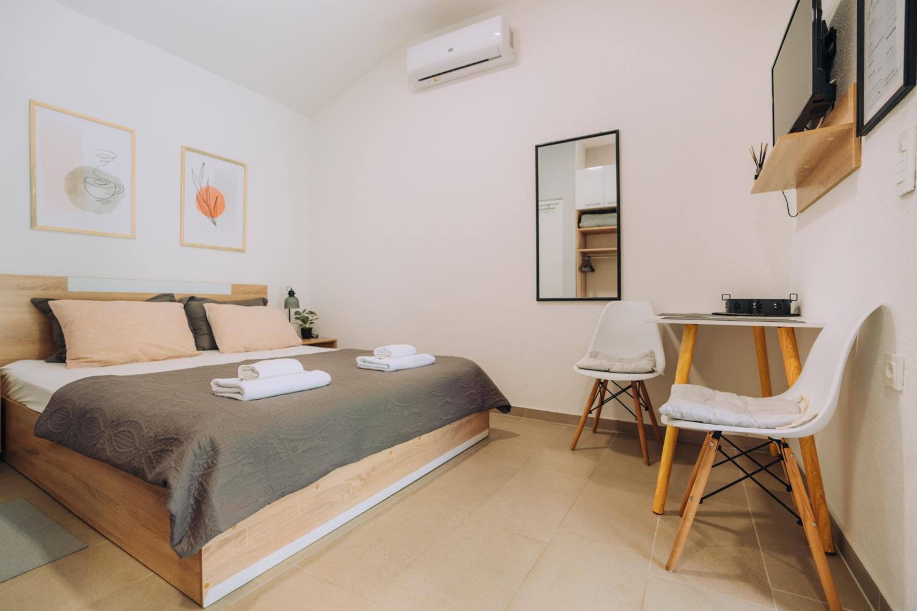 Damjan Apartments