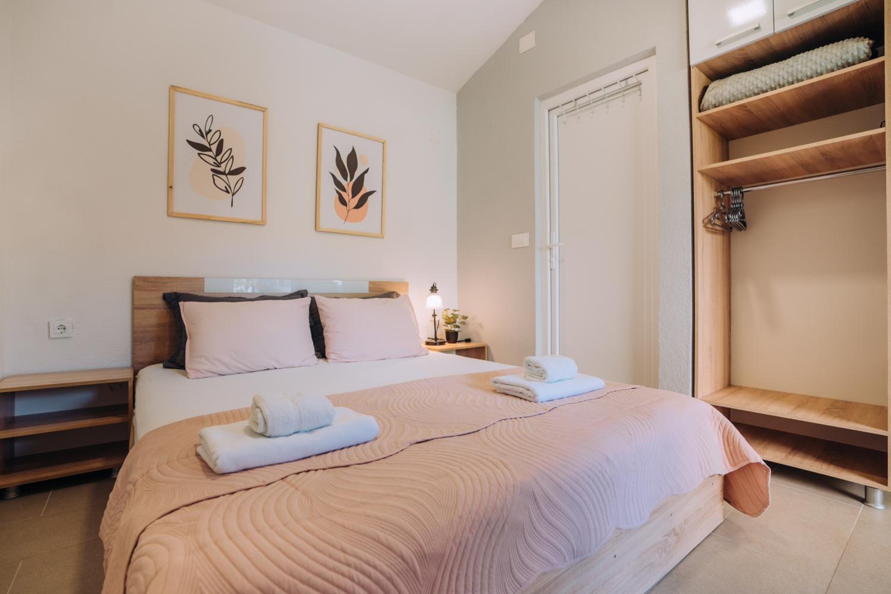 Damjan Apartments