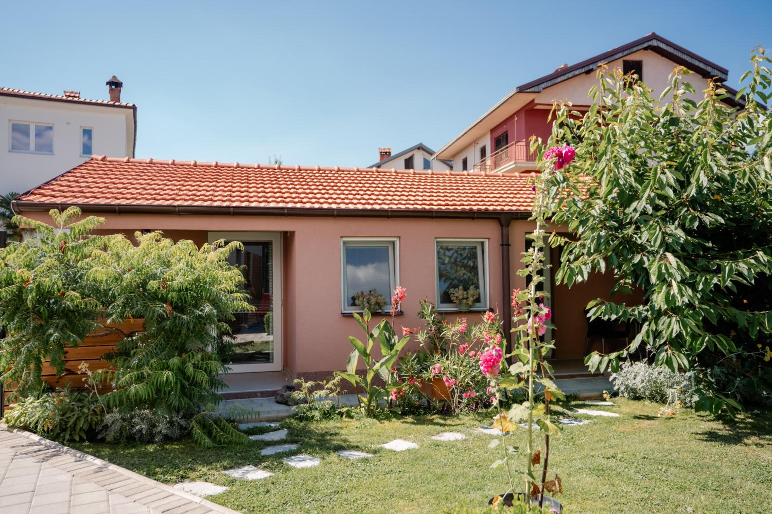 Damjan Apartments