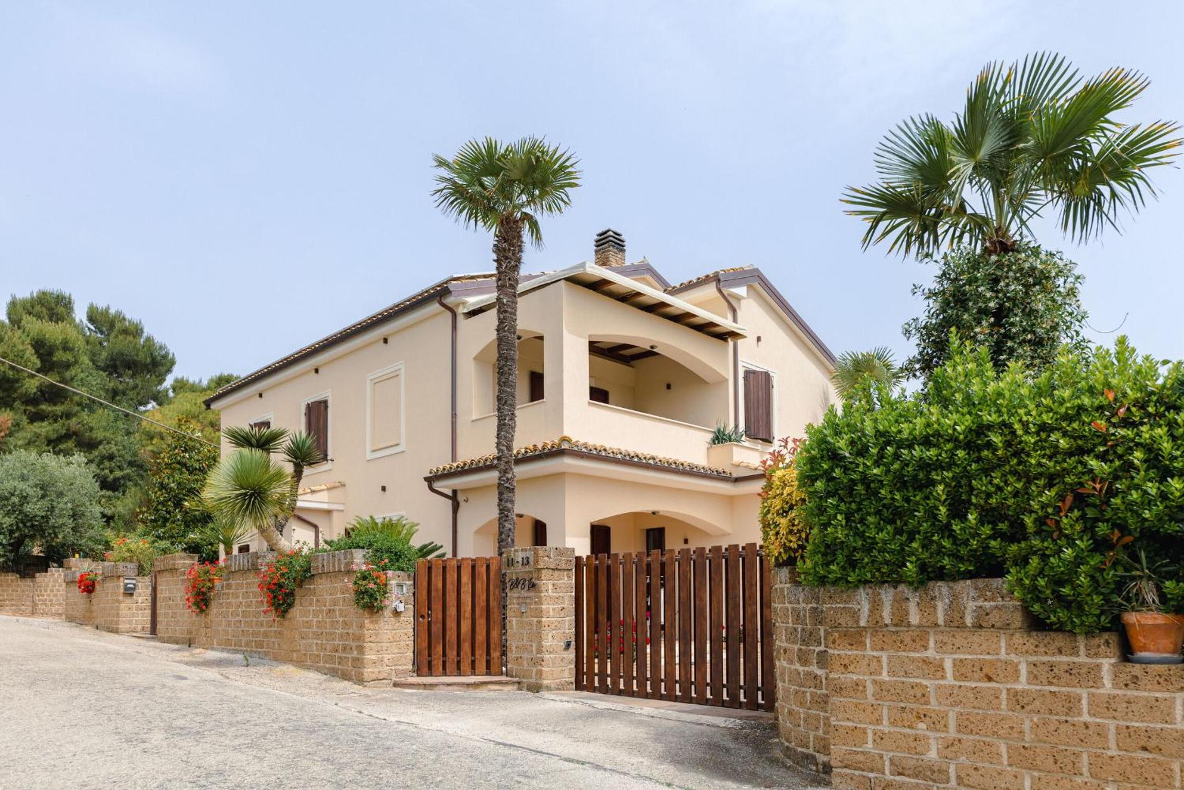 Italian Experience- Cyca Holiday Home view 2