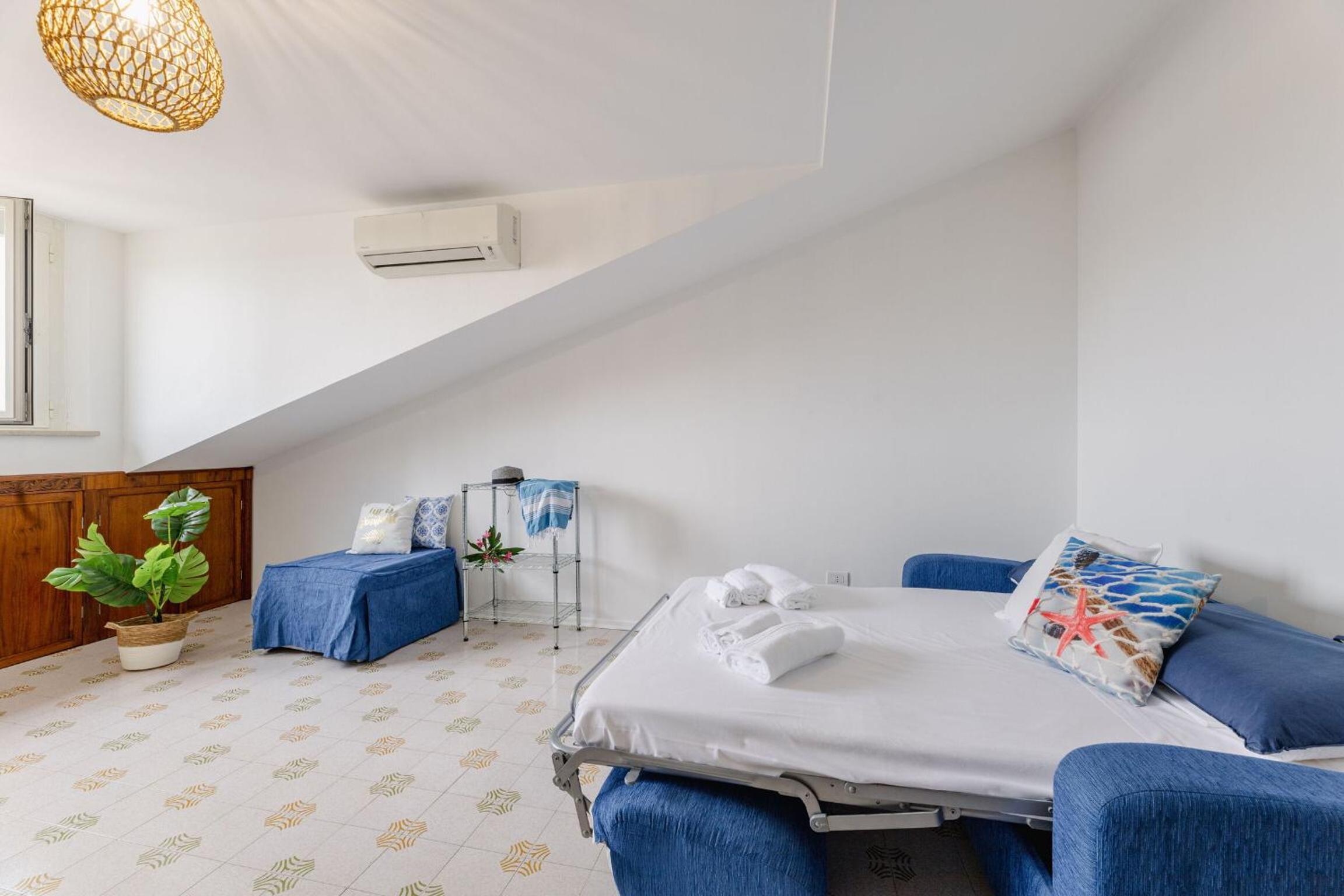 Italian Experience- Conero BluLoft view 4