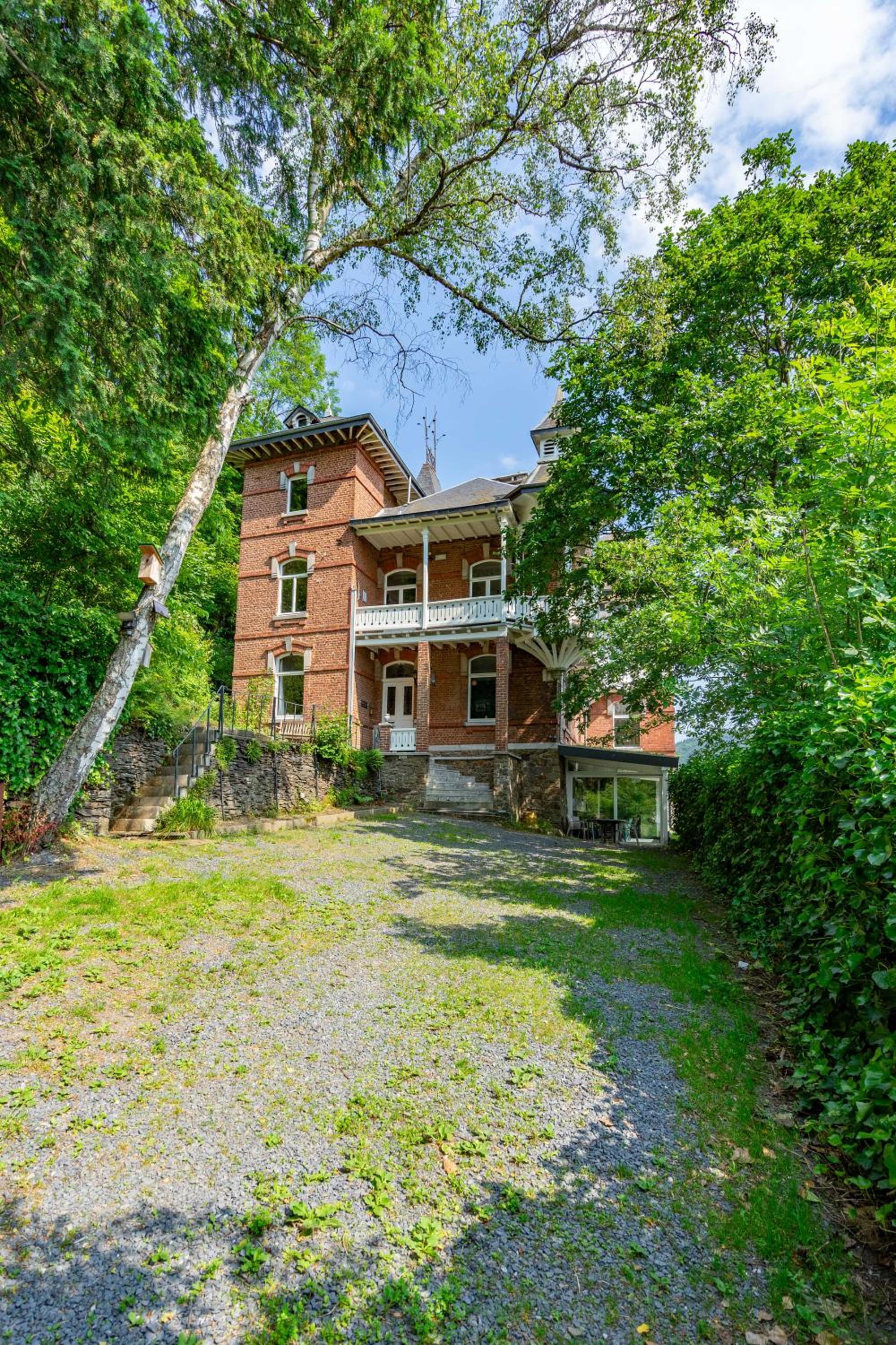 Château Constance, 19 personnes