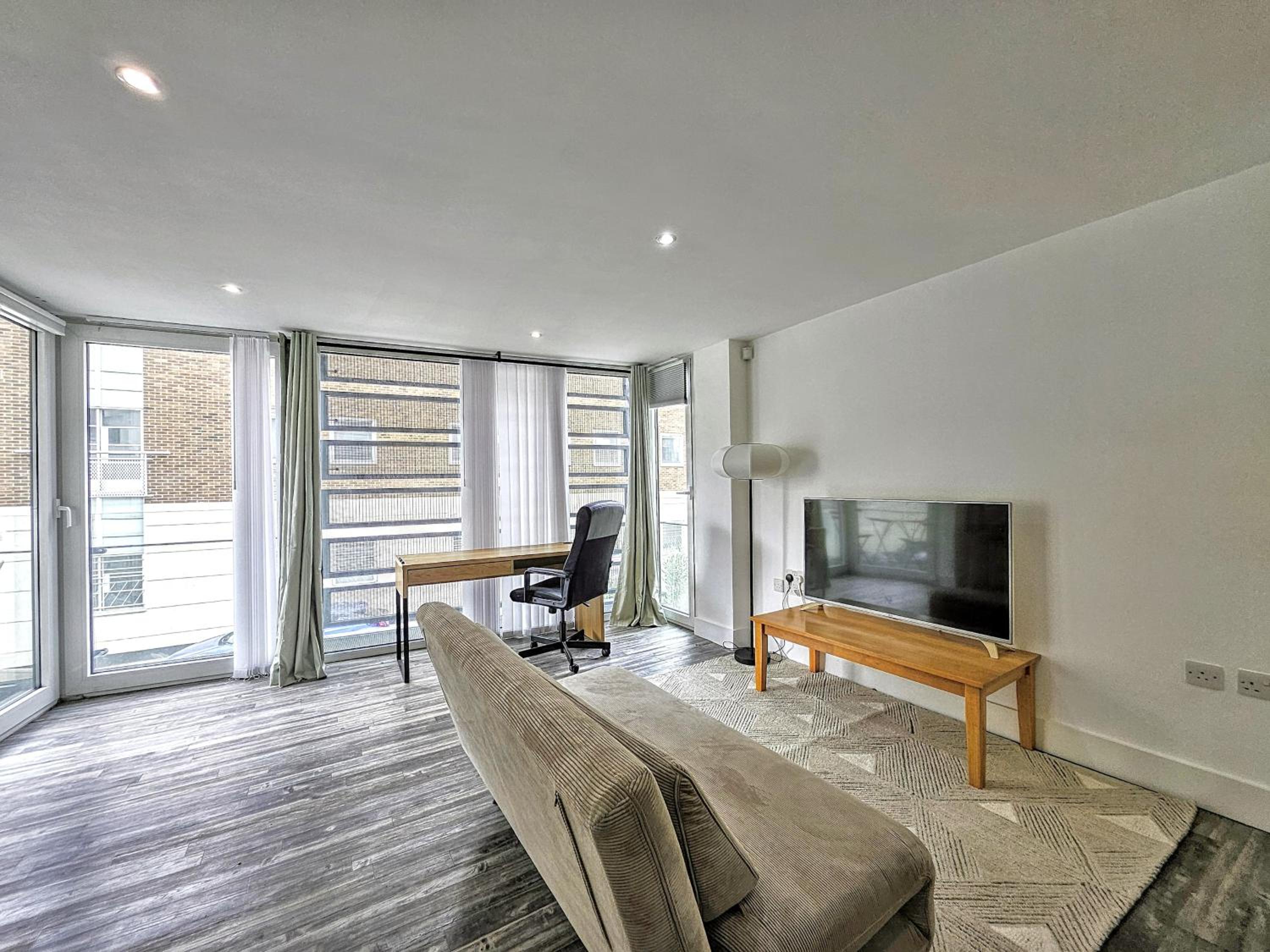City Waterside, Old Street, Angel, Entire Private Apartment