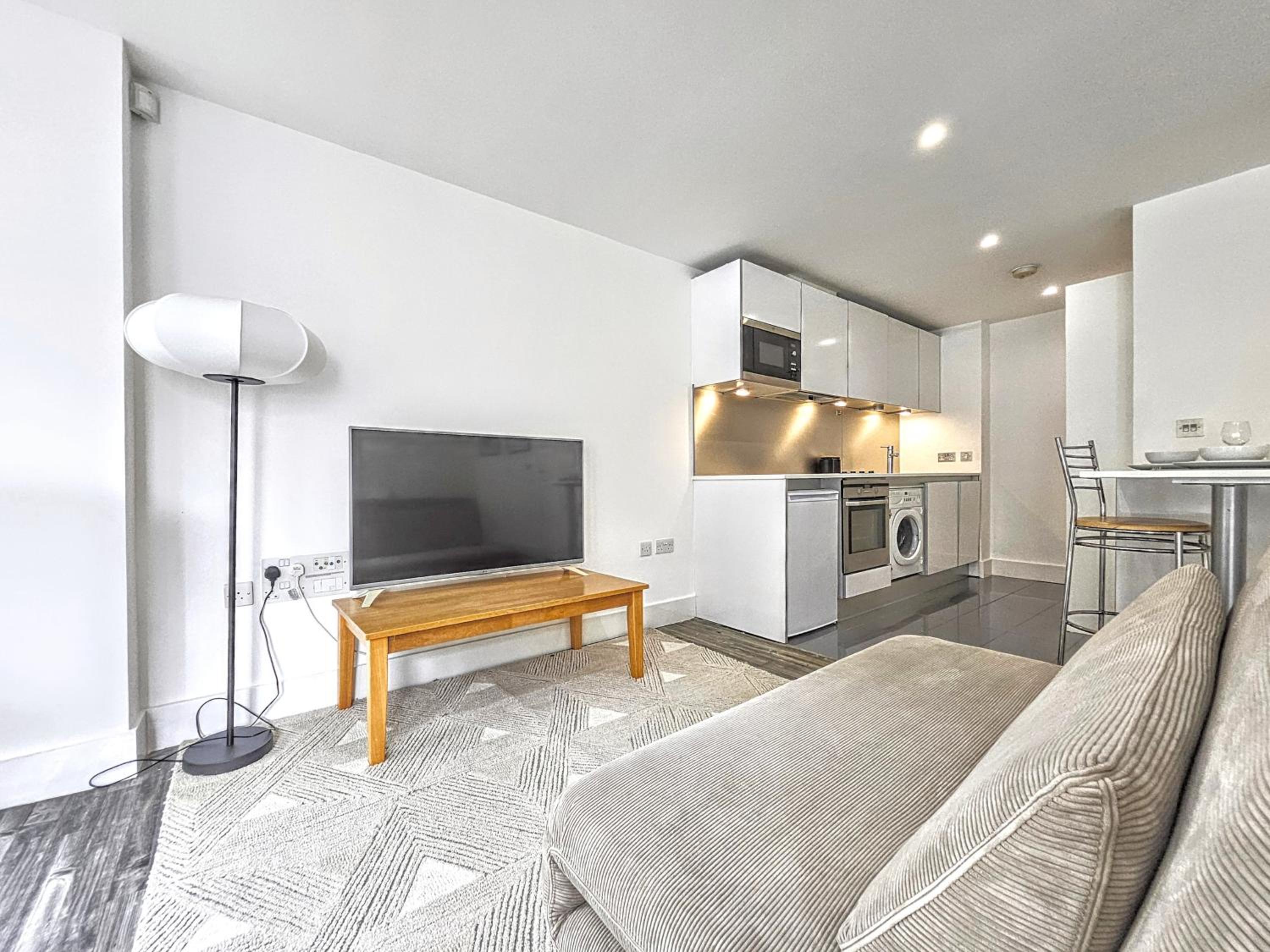 City Waterside, Old Street, Angel, Entire Private Apartment