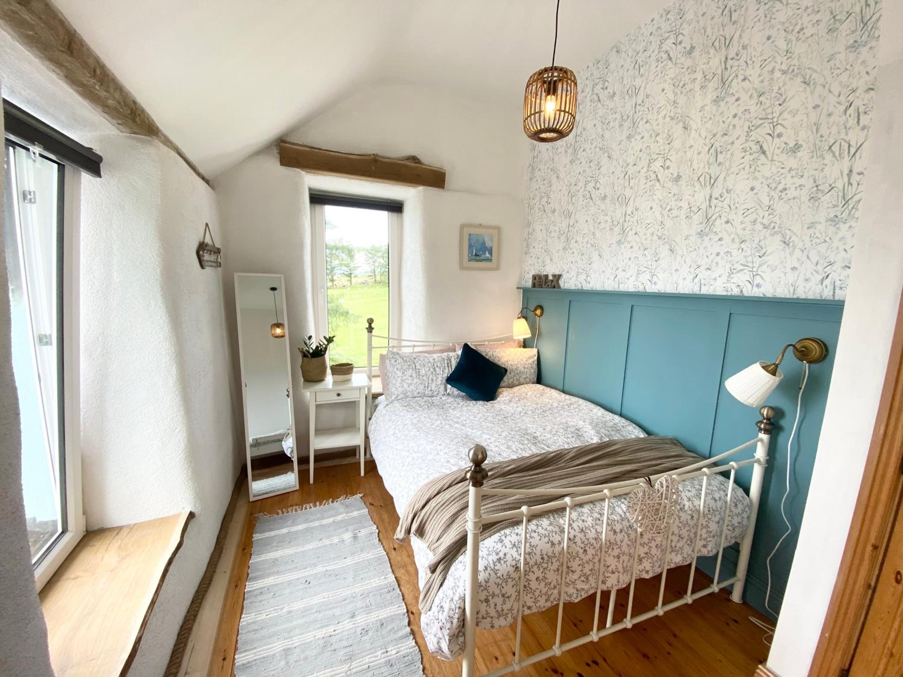 Laughing Seagull Cottage - Sea Views and Sauna
