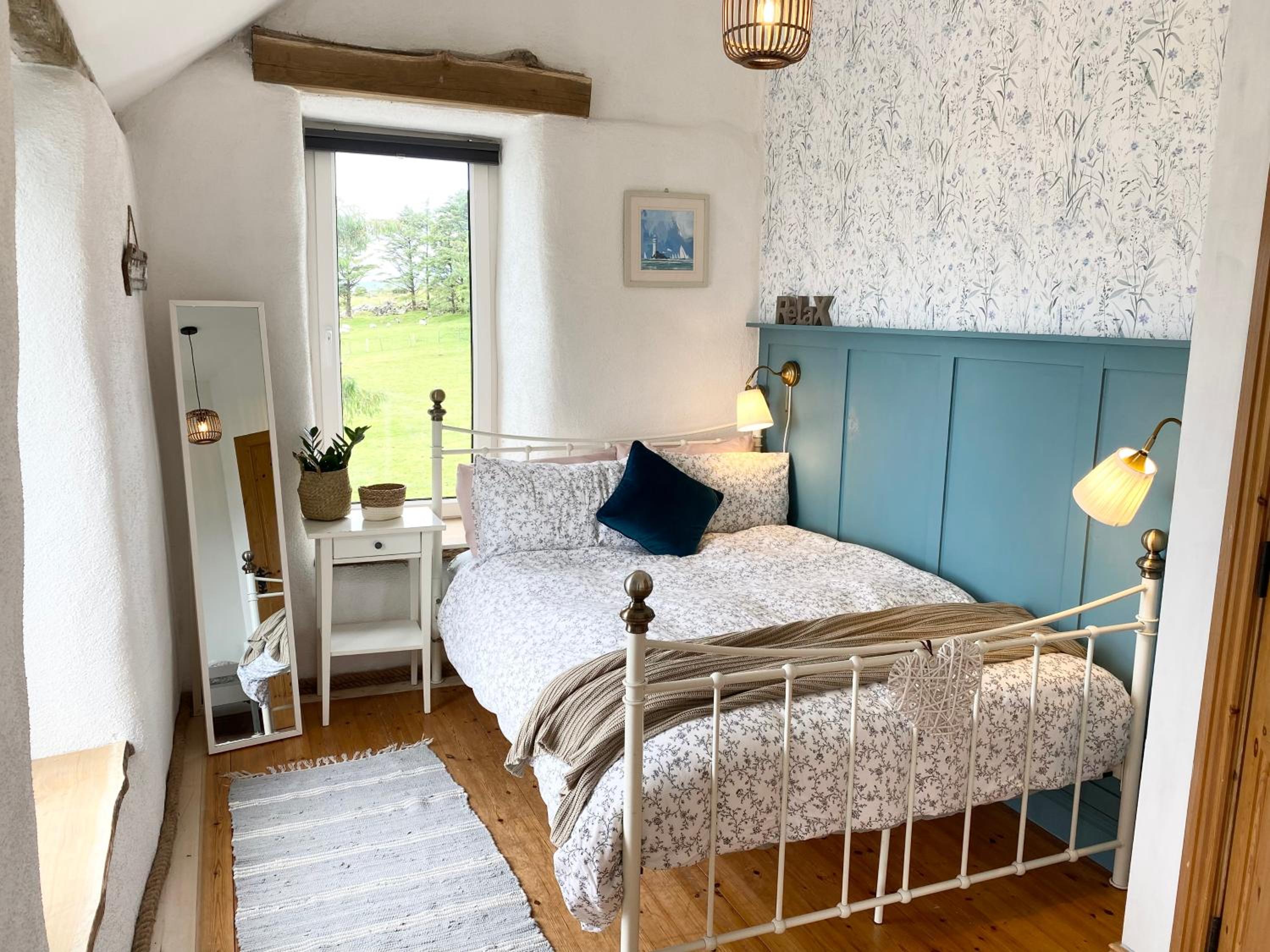 Laughing Seagull Cottage - Sea Views and Sauna