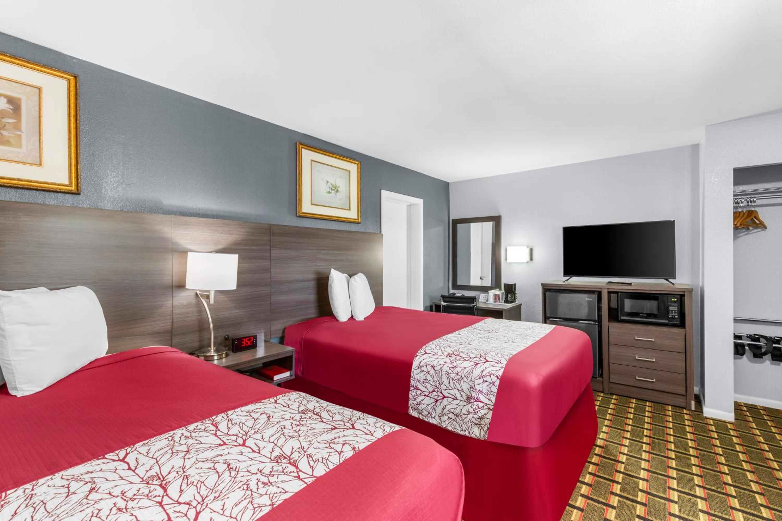 Americas Best Value Inn Belleville view 4