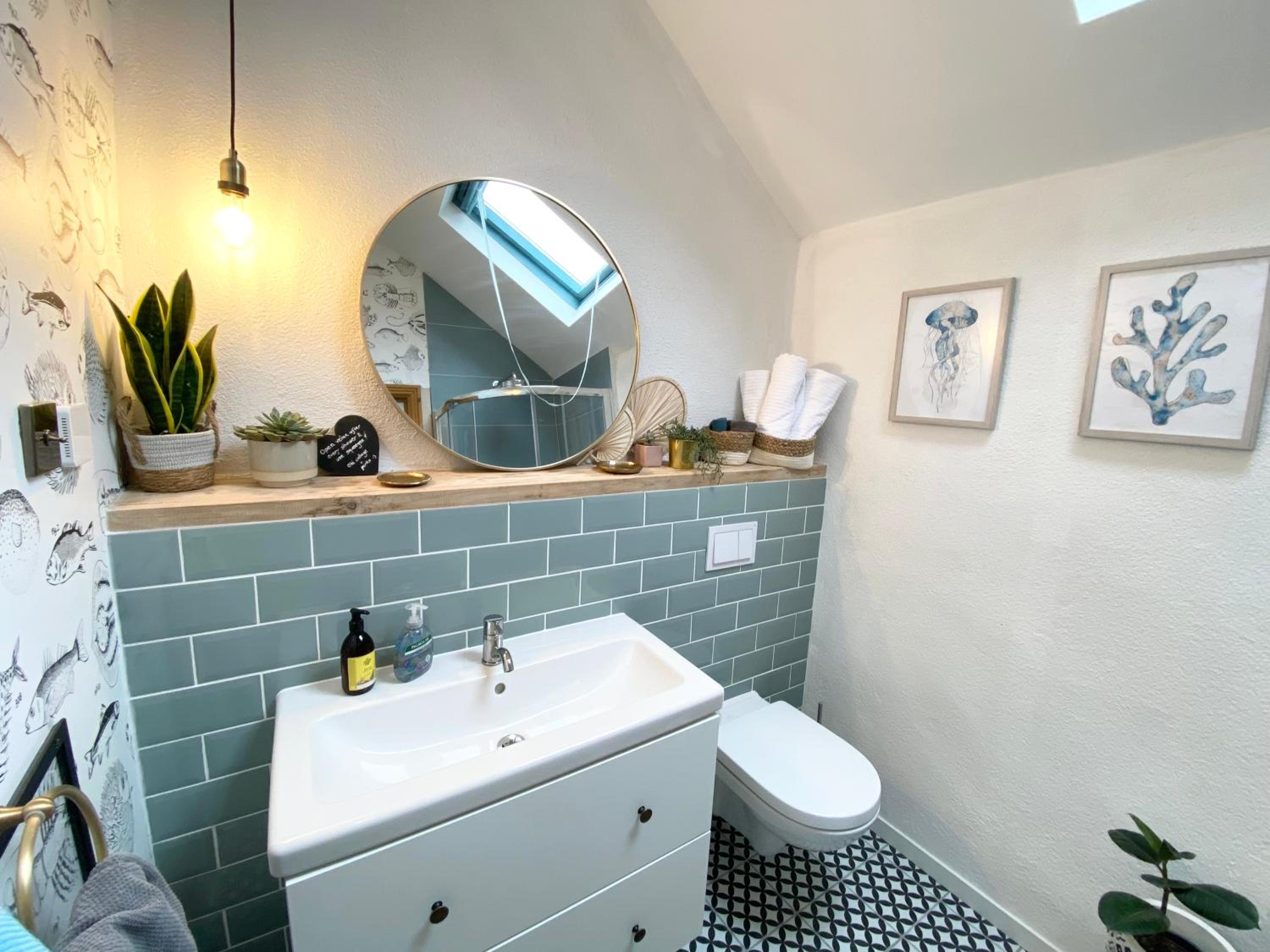 Laughing Seagull Cottage - Sea Views and Sauna