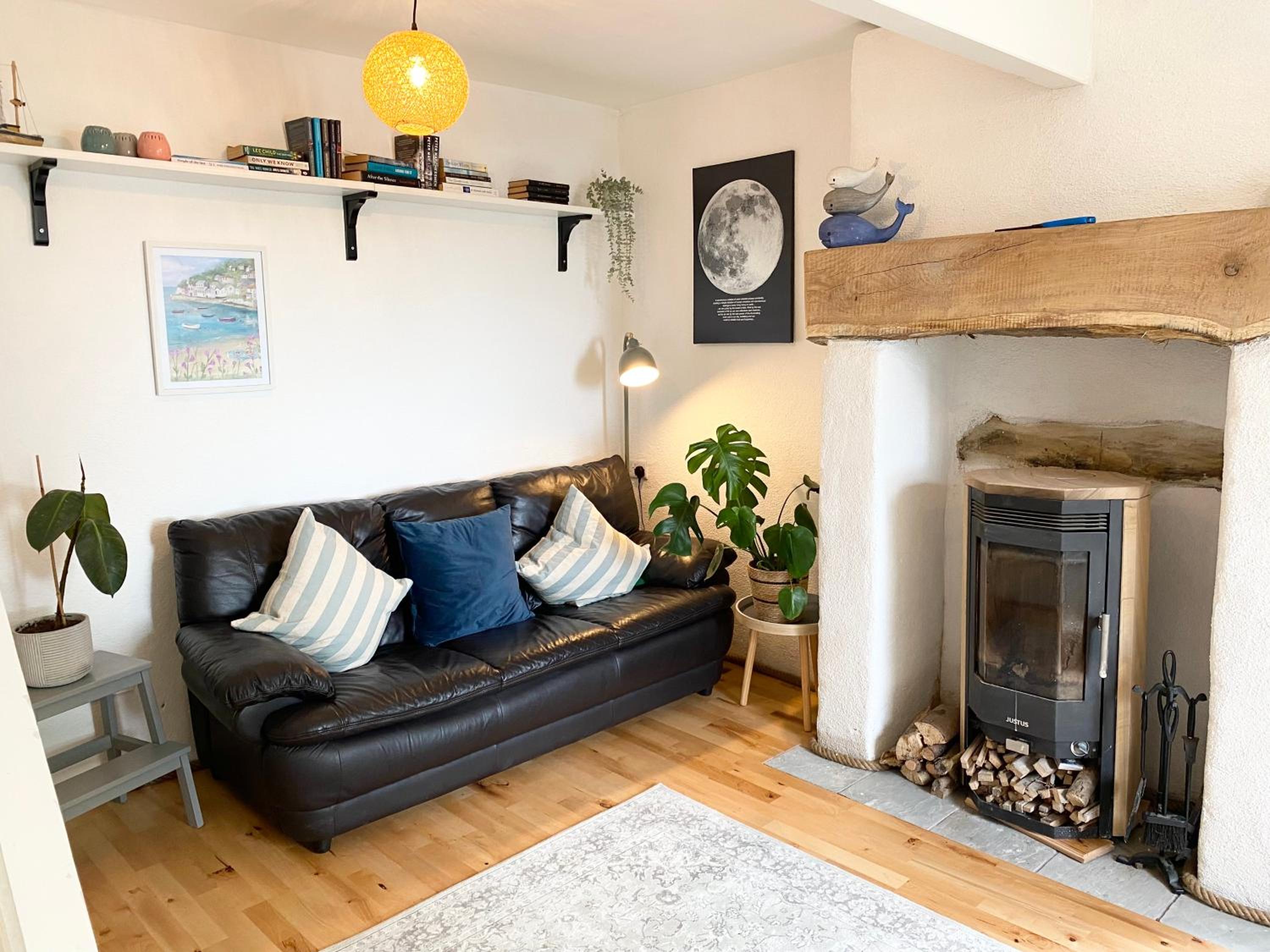 Laughing Seagull Cottage - Sea Views and Sauna