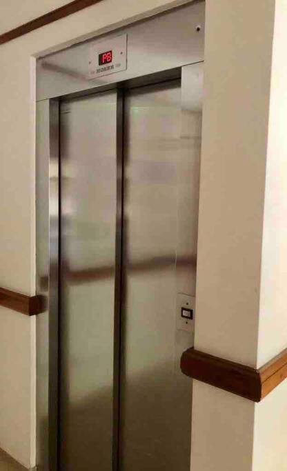 Espectacular Apartamento con cochera privada y terraza panoramica