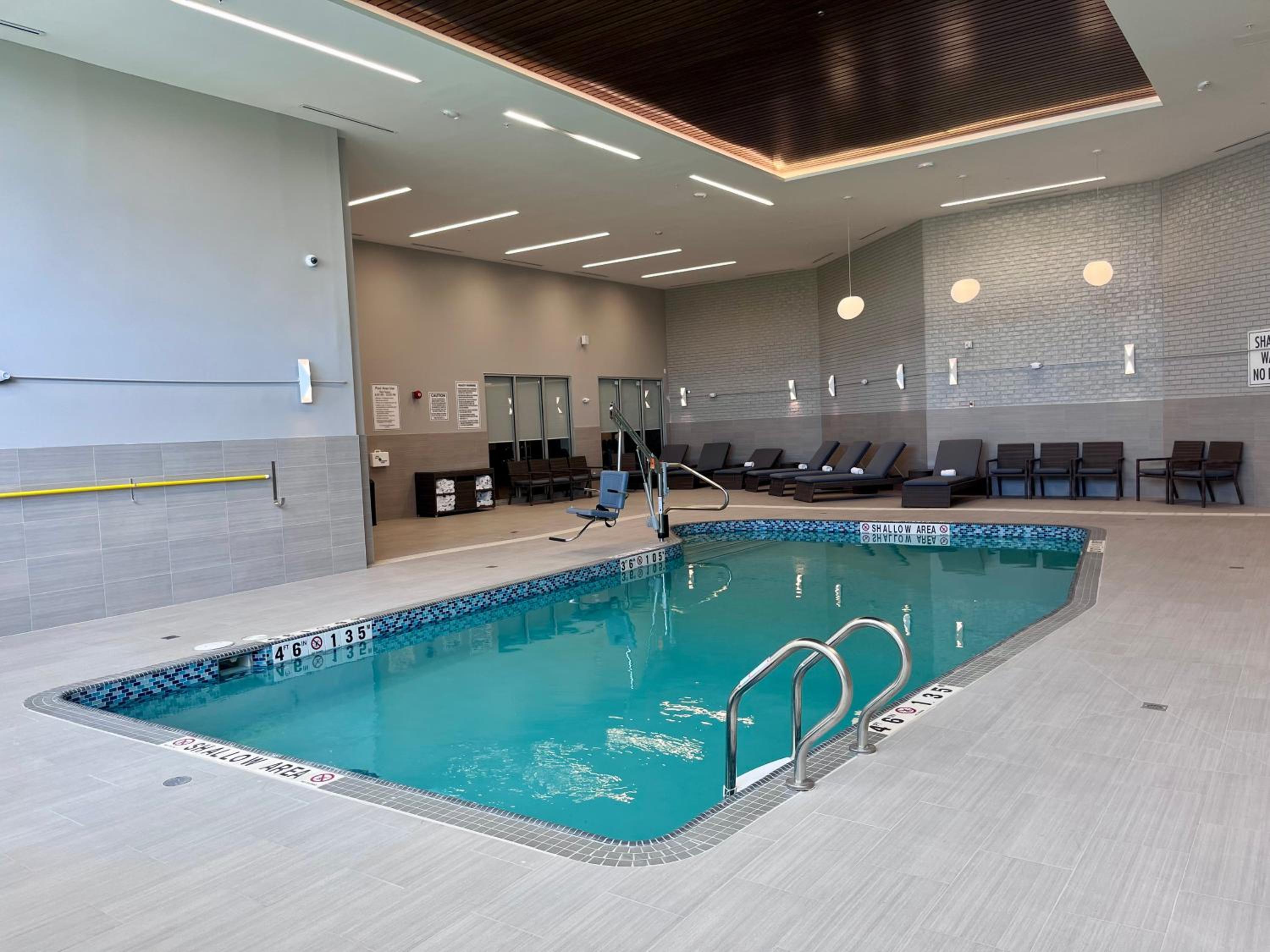 DoubleTree by Hilton Kingston - Newly Renovated