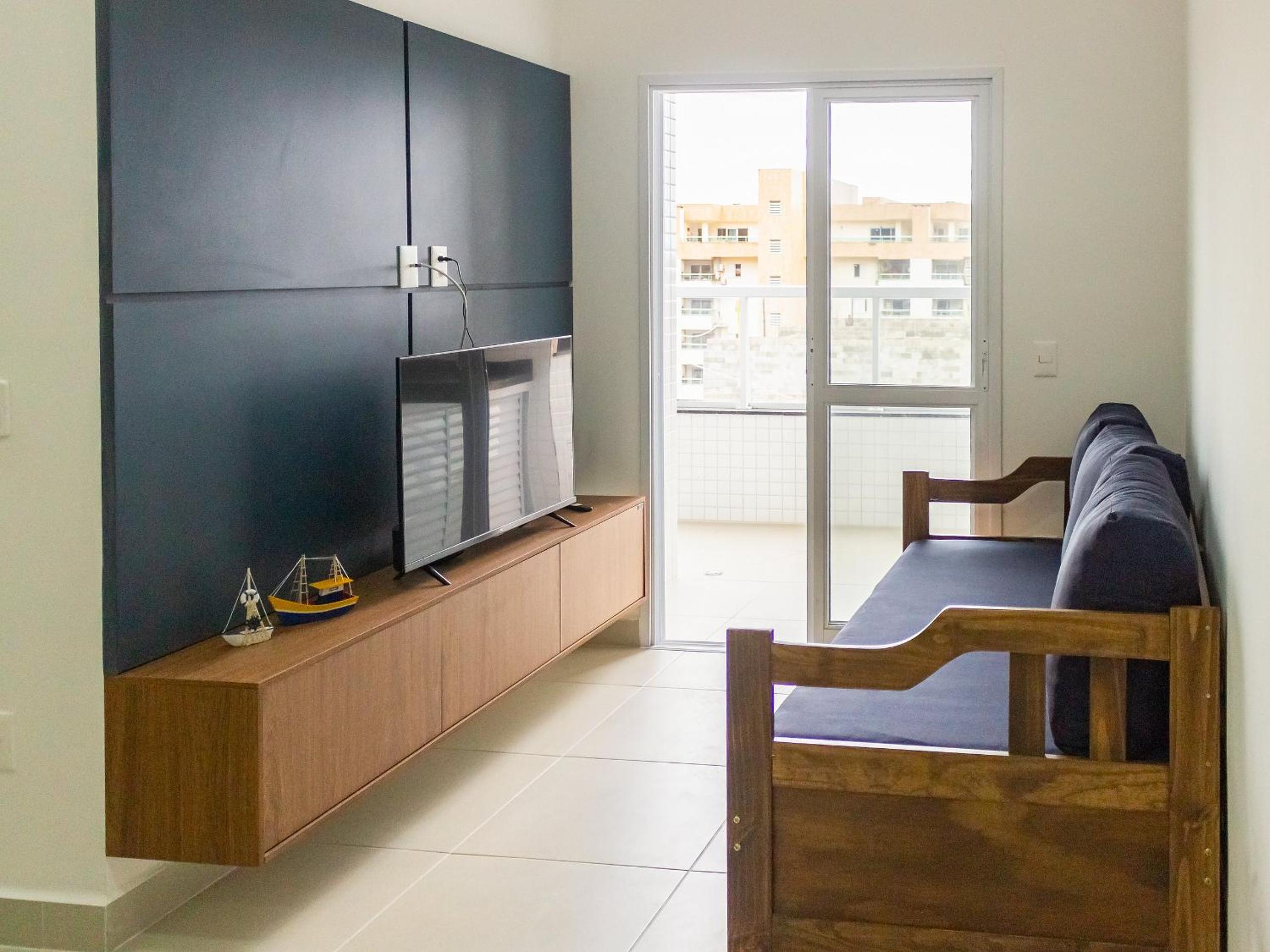 Apartamentos 300m Praia das Toninhas - vista para a serra do mar