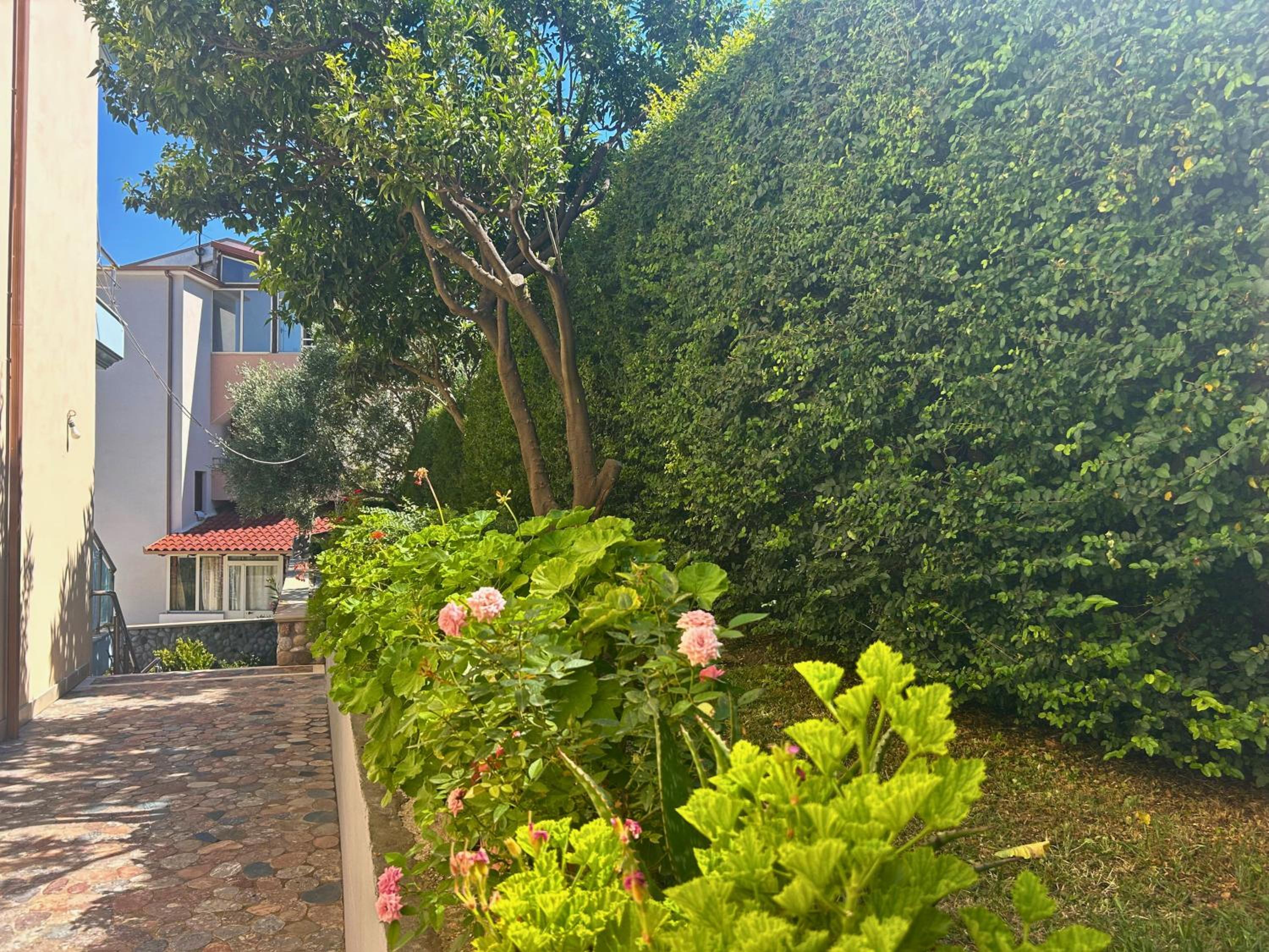 Onis Sea View Apartments