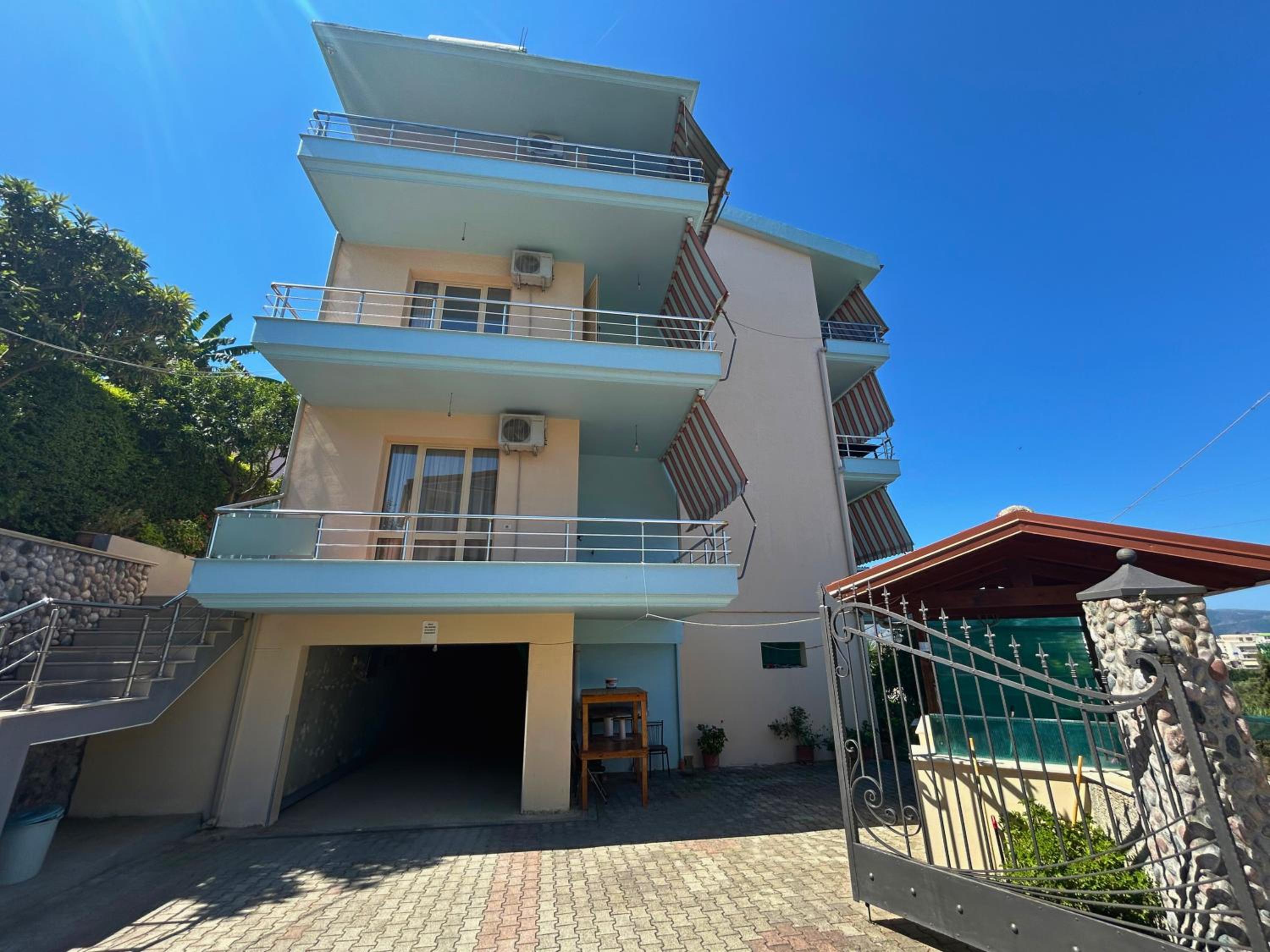 Onis Sea View Apartments