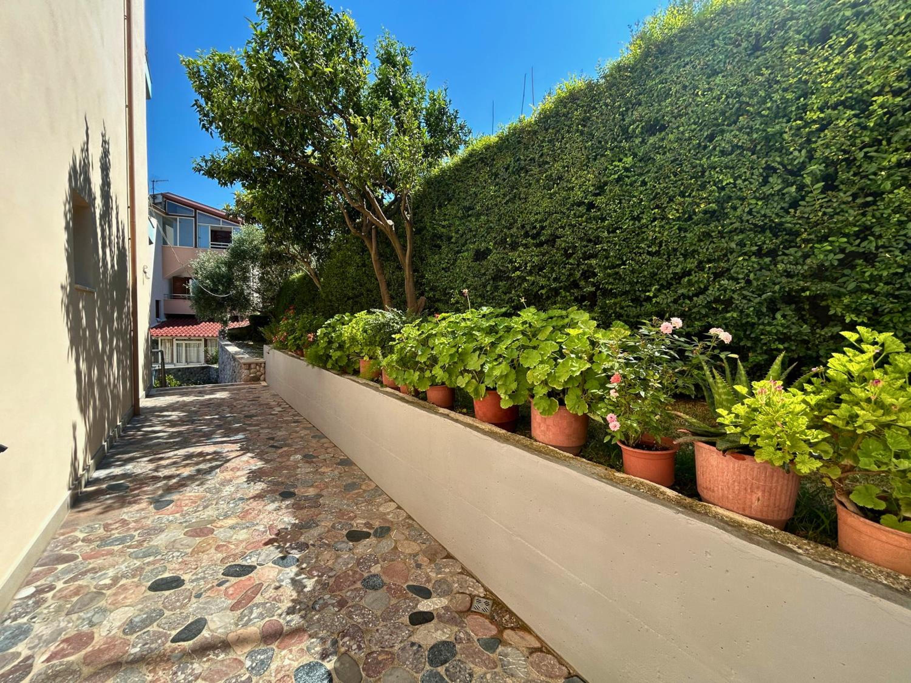 Onis Sea View Apartments