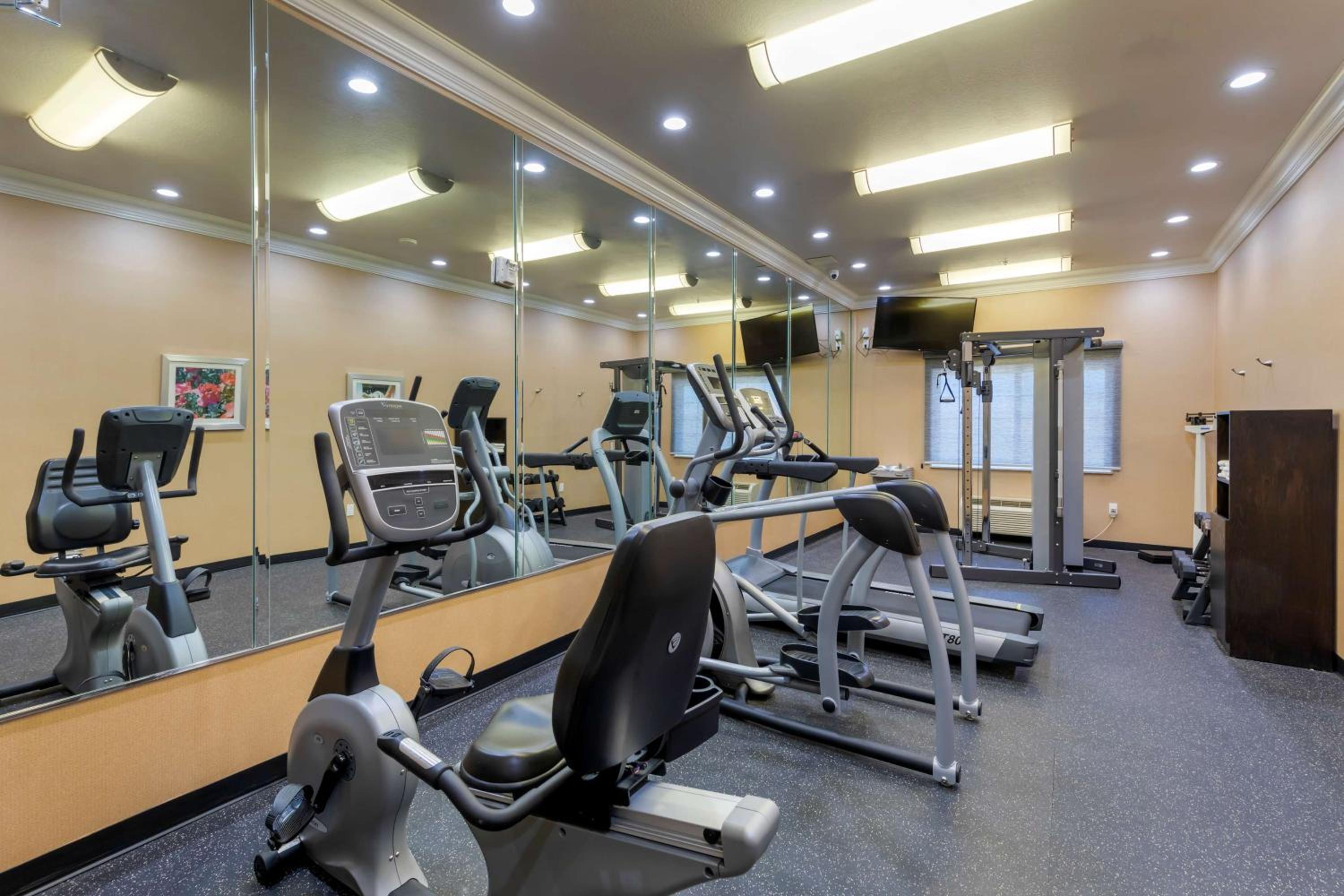 Best Western Plus Wasco Inn & Suites