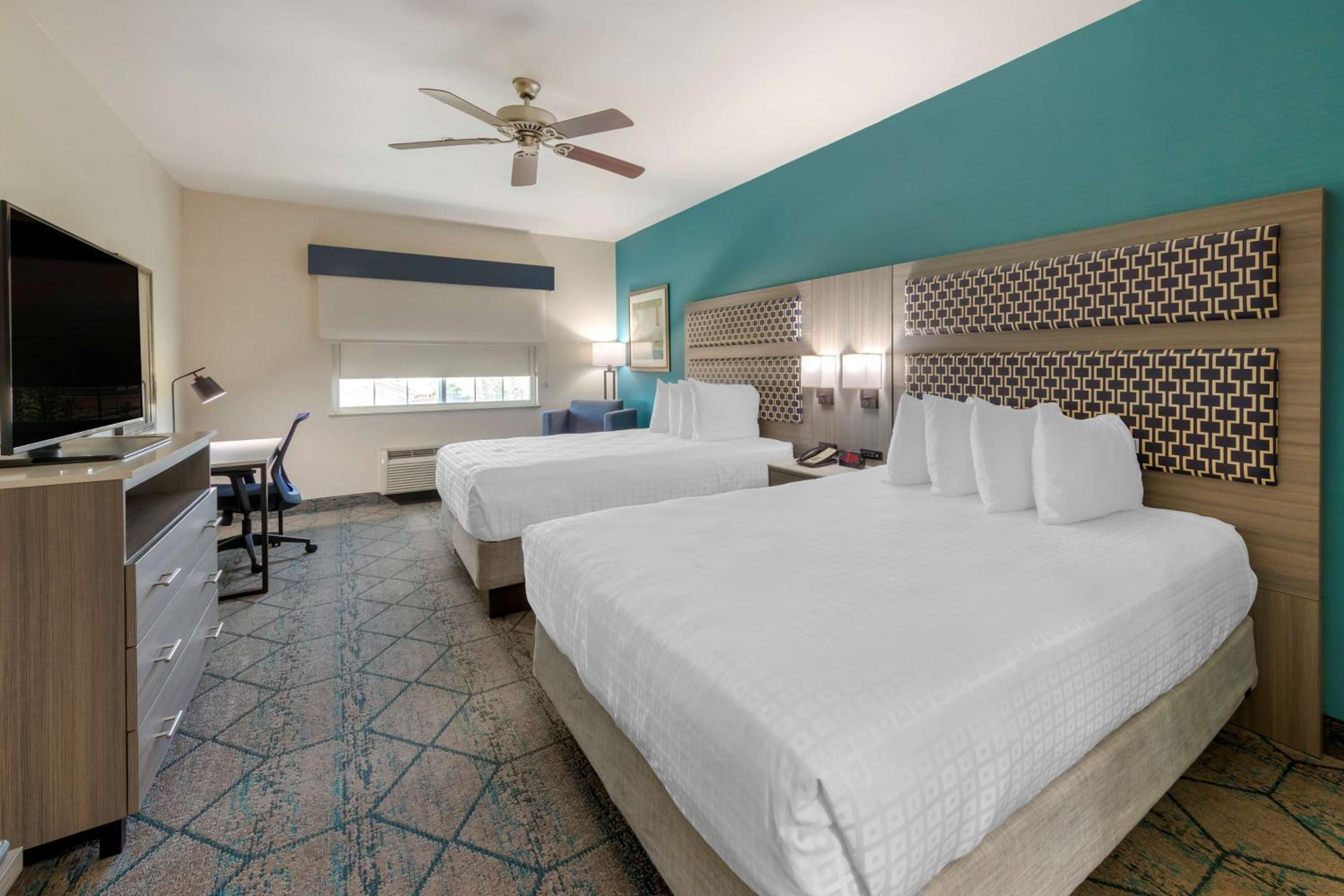 Best Western Plus Wasco Inn & Suites